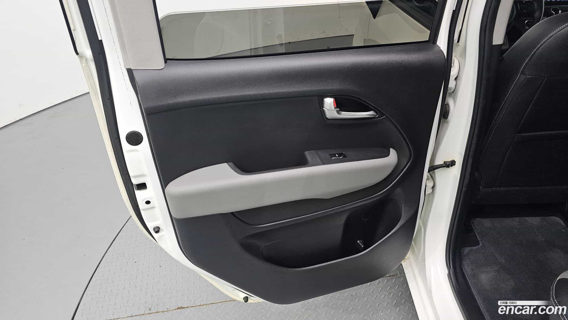 RAY Kia 2022.1-INNER-035