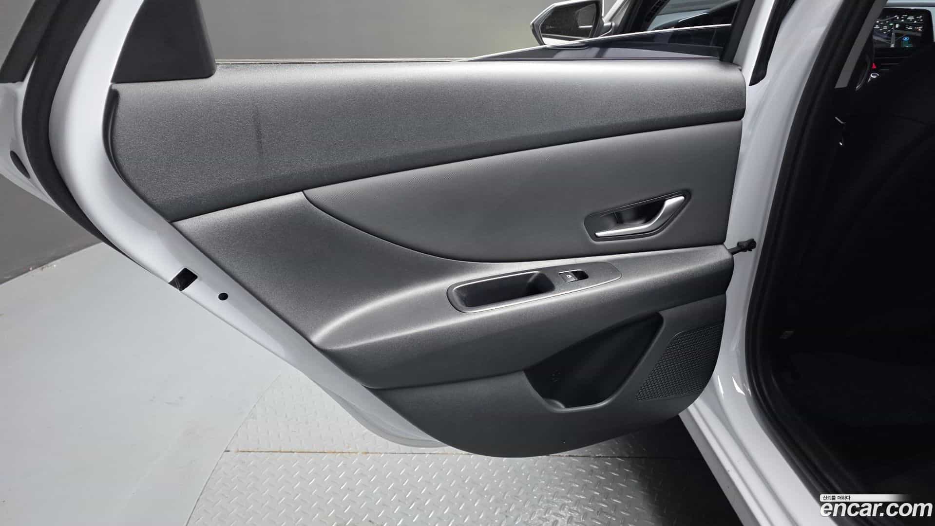 AVANTE Hyundai 2024.3-INNER-035