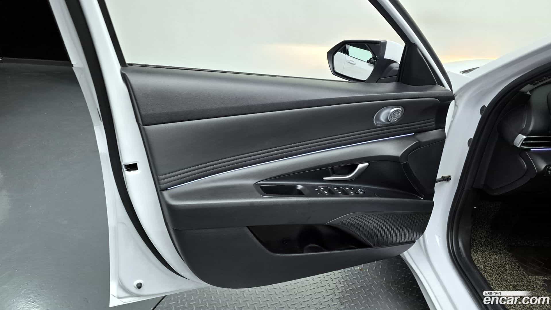 AVANTE Hyundai 2020.3-INNER-034