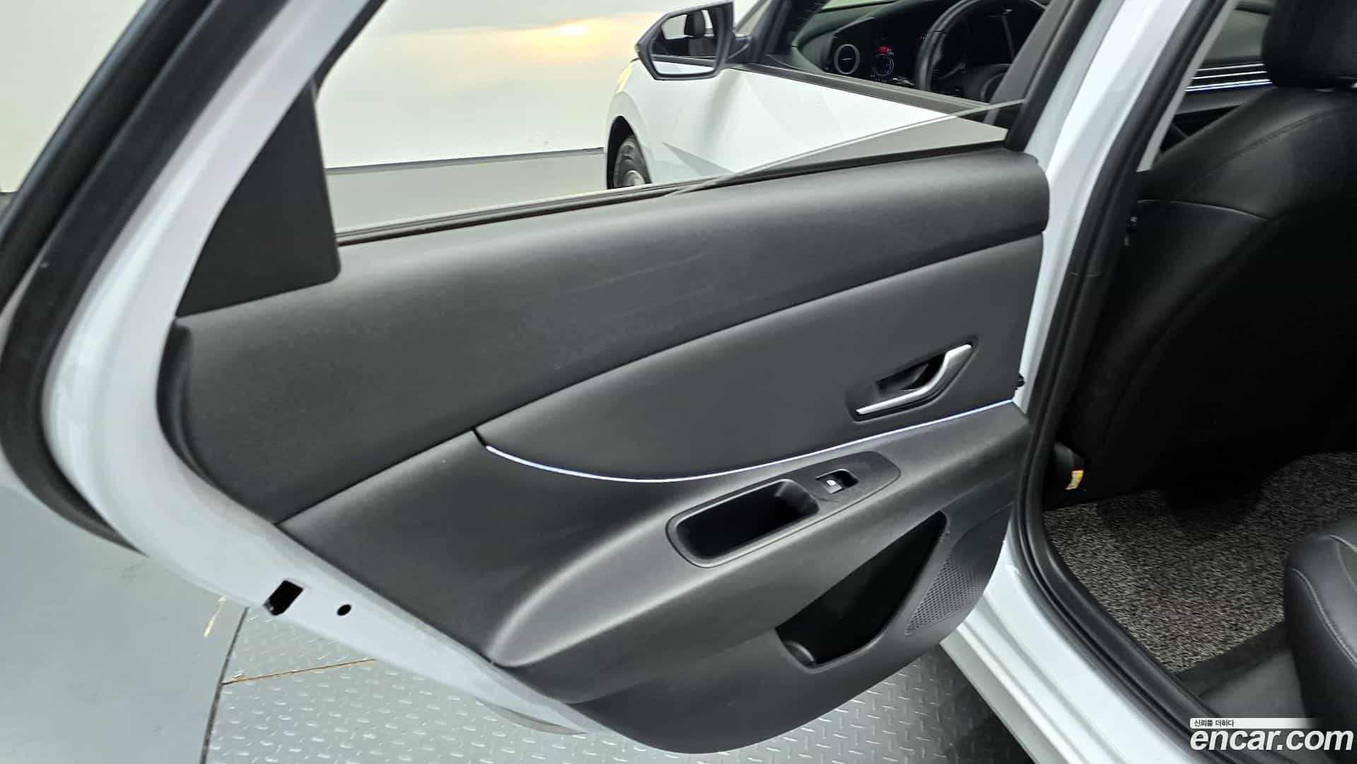 AVANTE Hyundai 2020.3-INNER-035