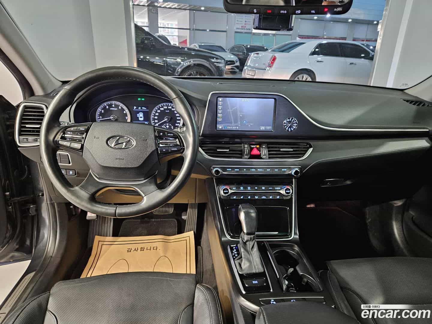 Grandeur Hyundai 2018.11-INNER-010