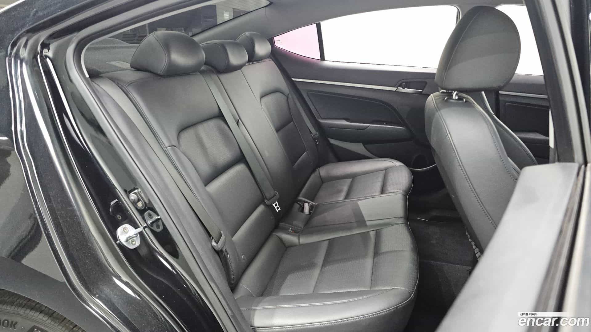 AVANTE Hyundai 2015.8-OPTION-016