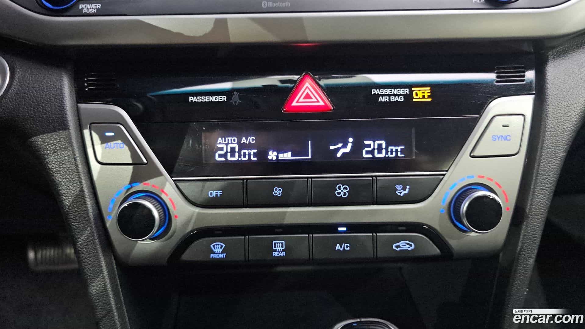 AVANTE Hyundai 2015.8-OPTION-024