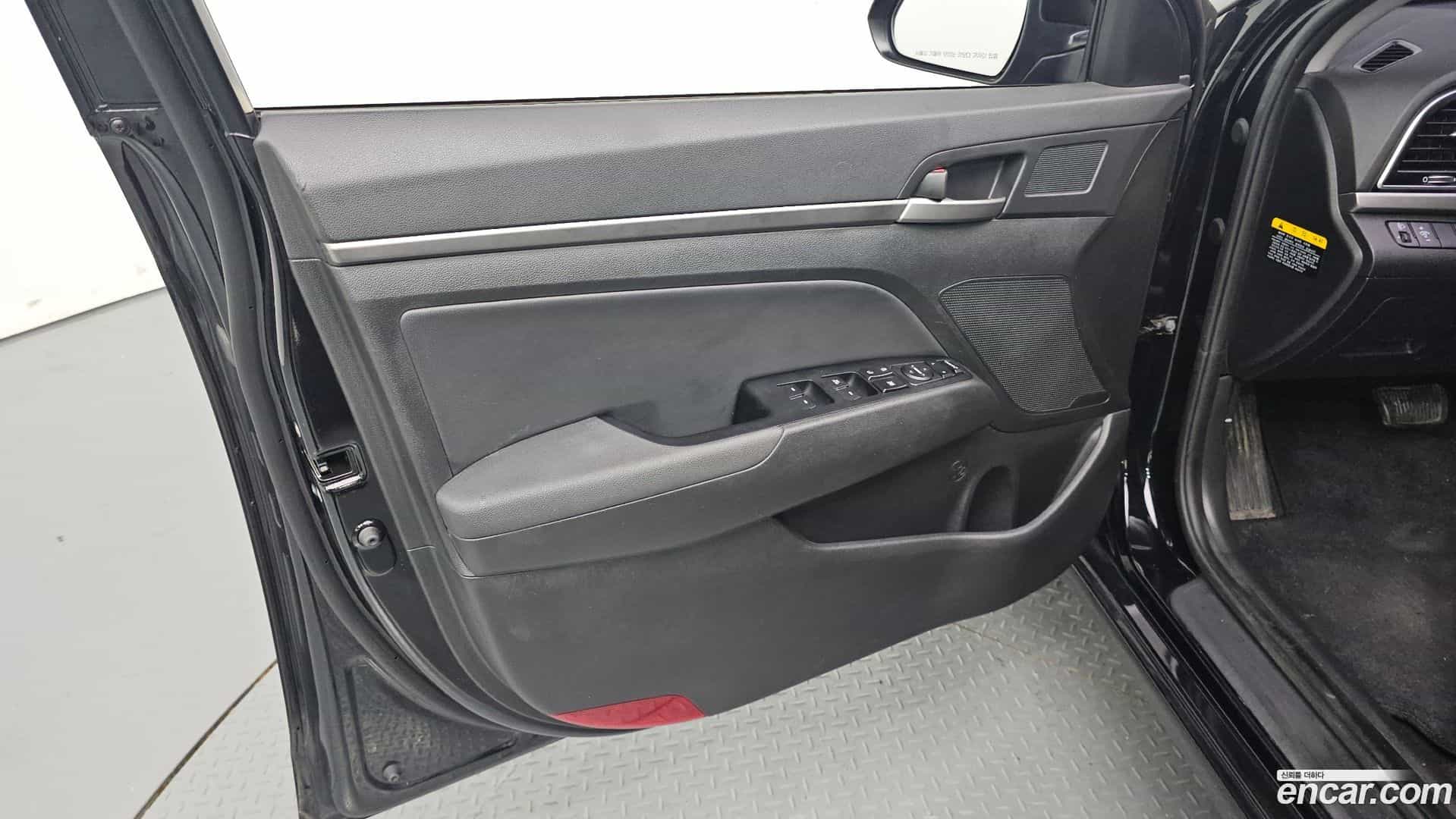 AVANTE Hyundai 2015.8-INNER-034
