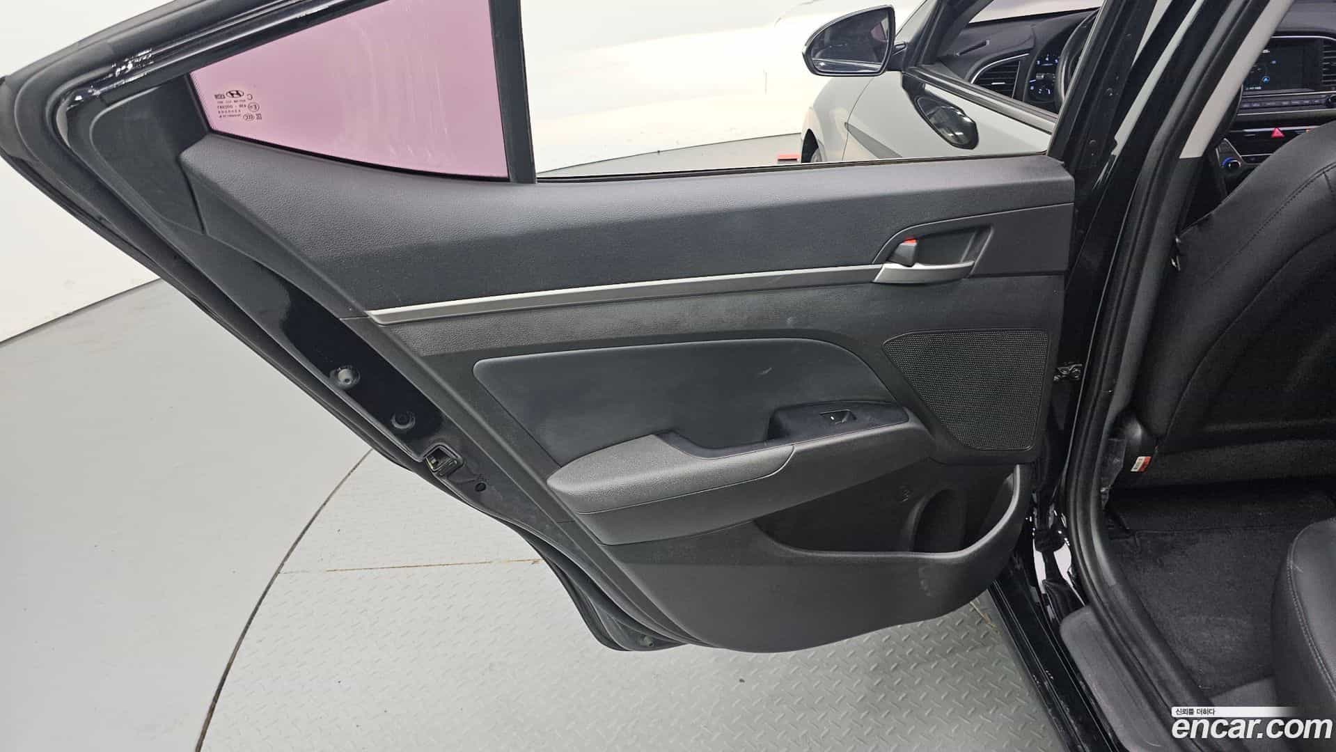 AVANTE Hyundai 2015.8-INNER-035