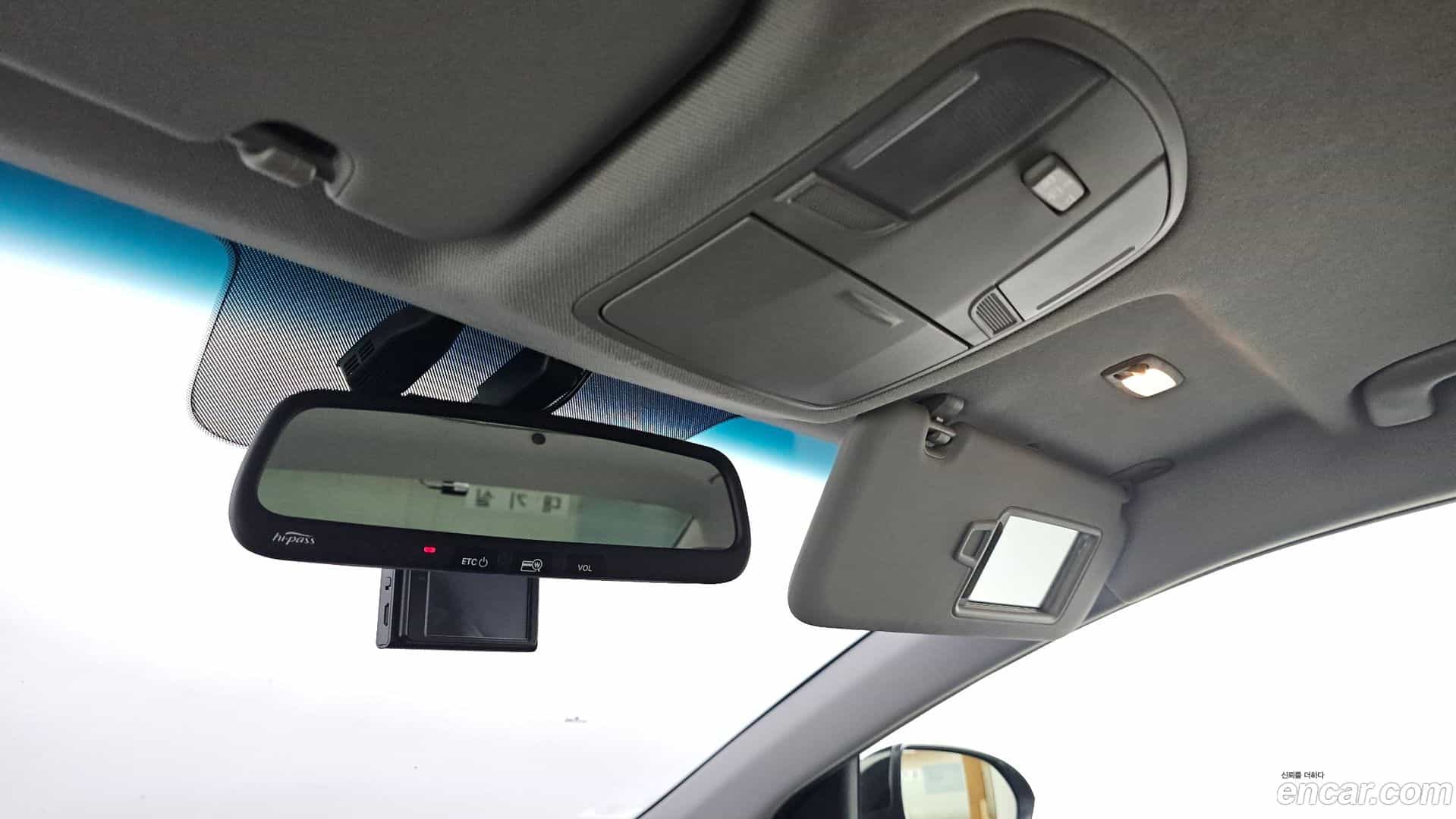 AVANTE Hyundai 2015.8-OPTION-041