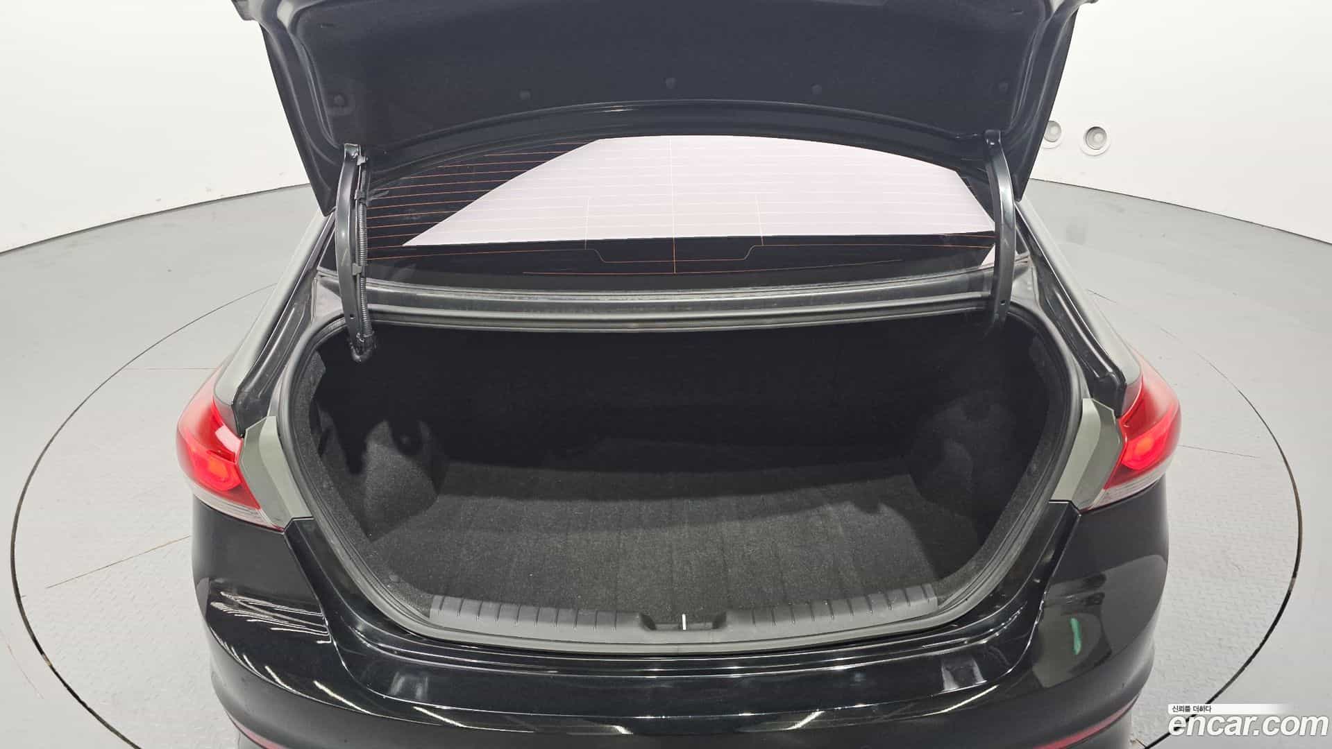 AVANTE Hyundai 2015.8-OPTION-042