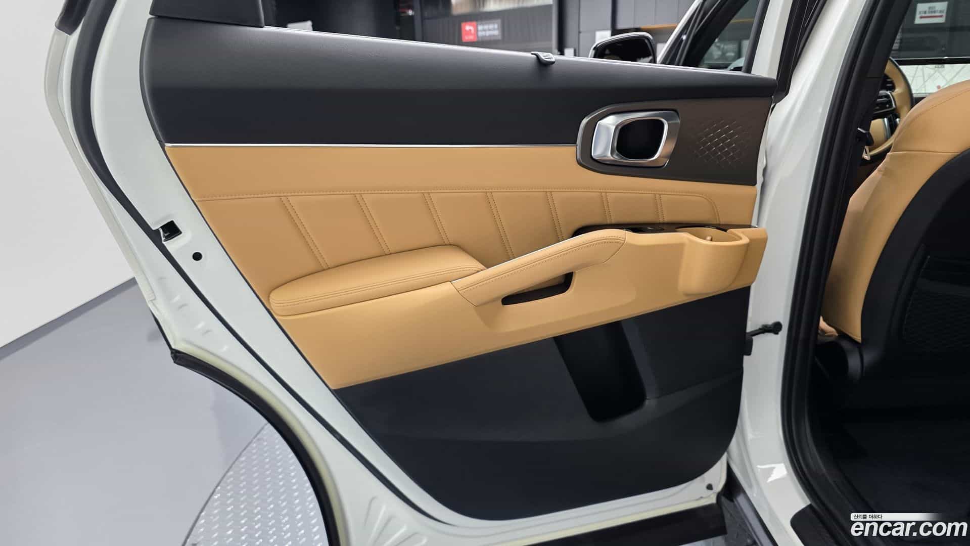 Sorento Kia 2022.6-INNER-035