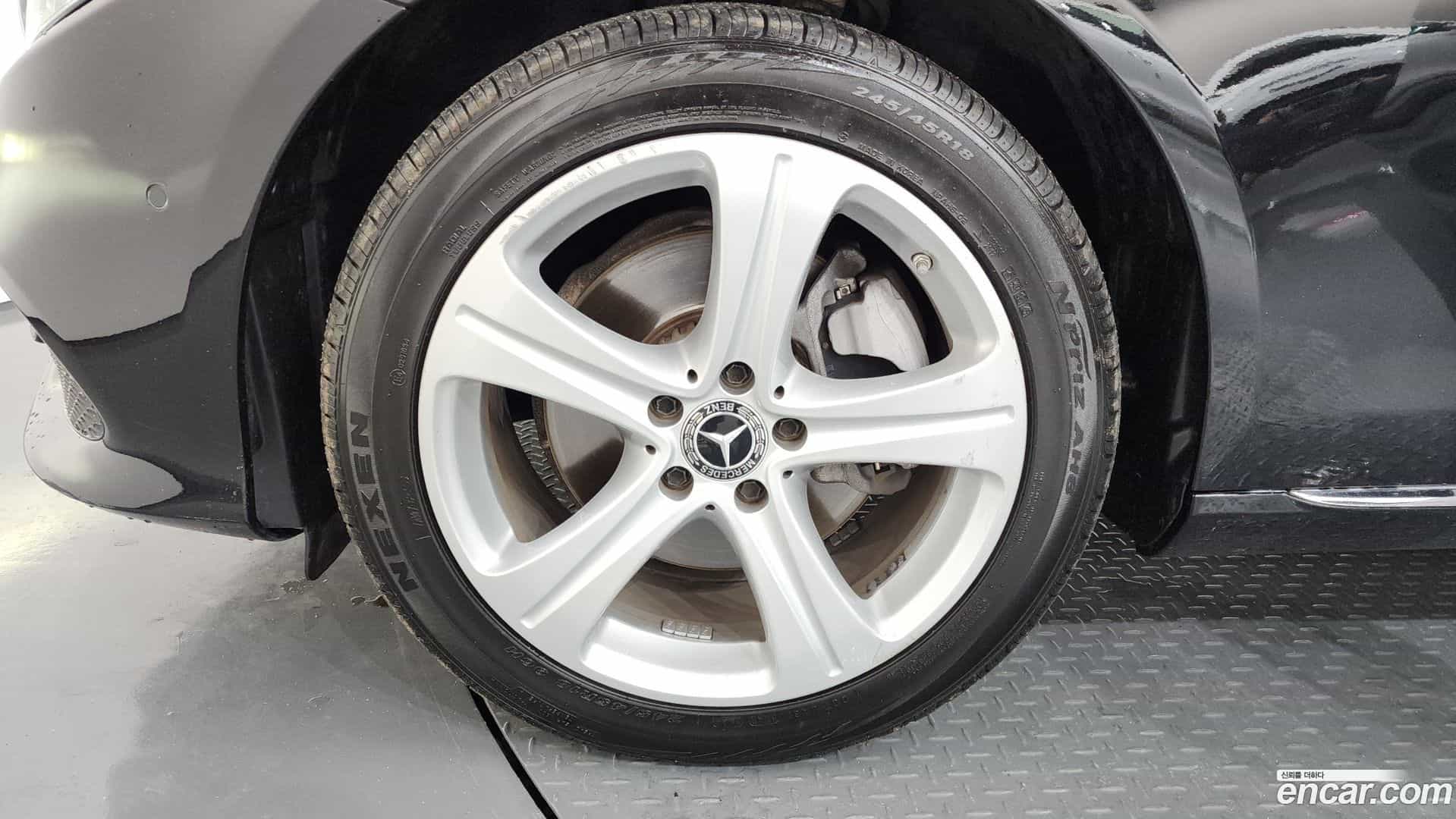 E-Class Mercedes-Benz 2017.8-OUTER-005