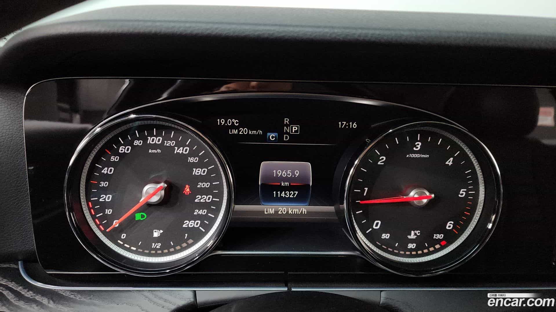 E-Class Mercedes-Benz 2017.8-INNER-008