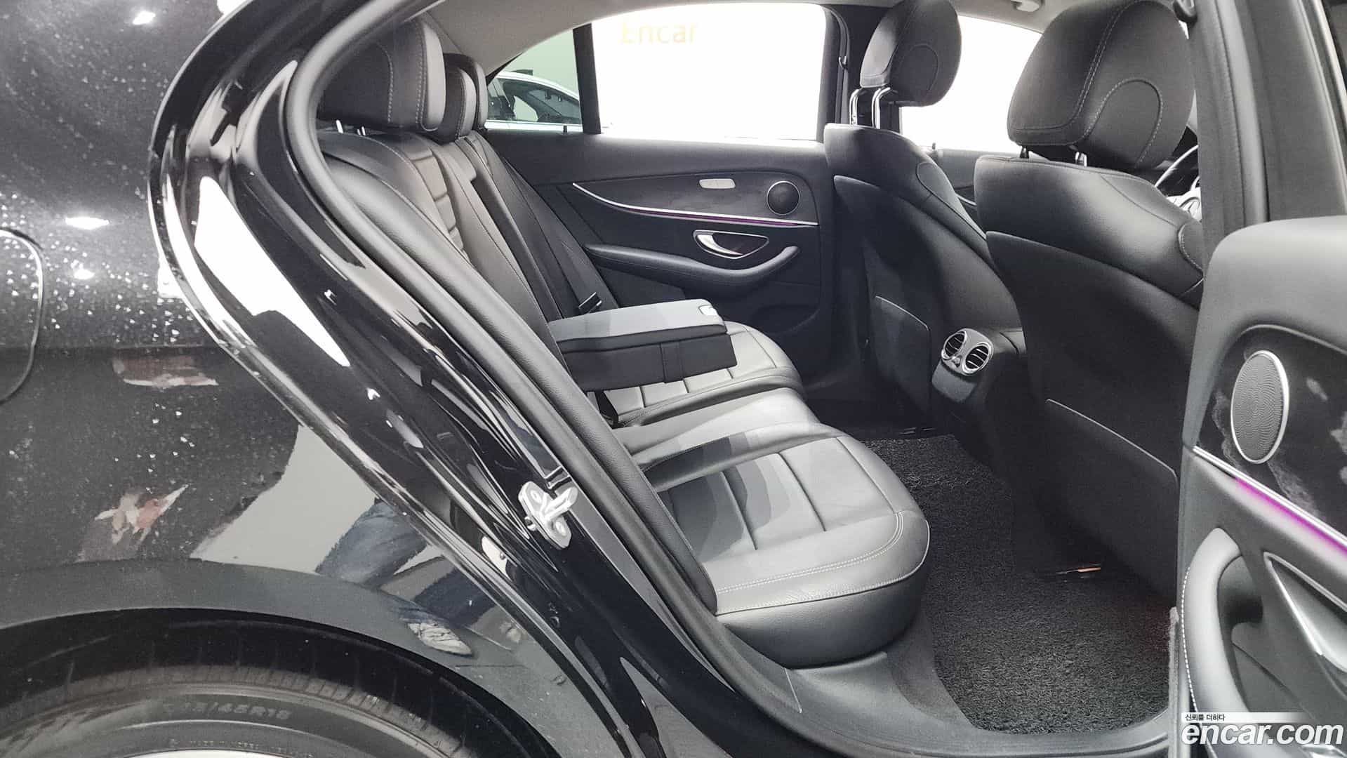 E-Class Mercedes-Benz 2017.8-OPTION-015
