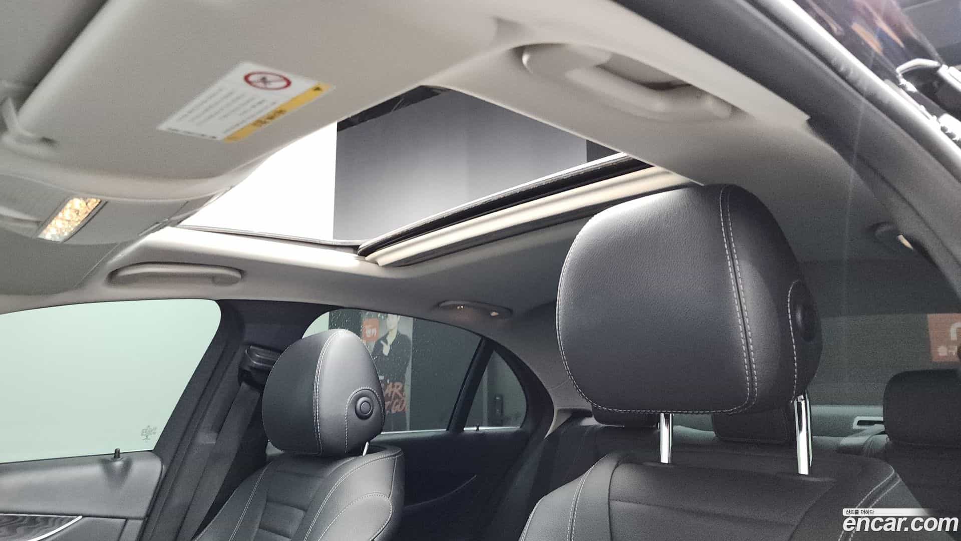 E-Class Mercedes-Benz 2017.8-OPTION-021
