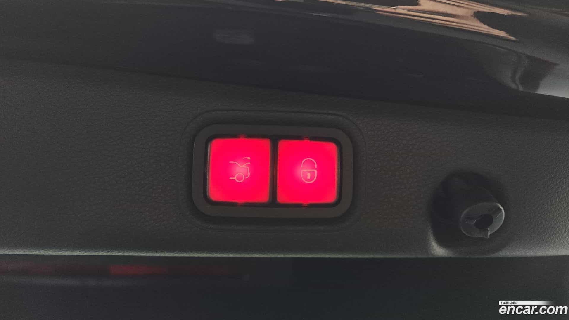 E-Class Mercedes-Benz 2017.8-OPTION-022