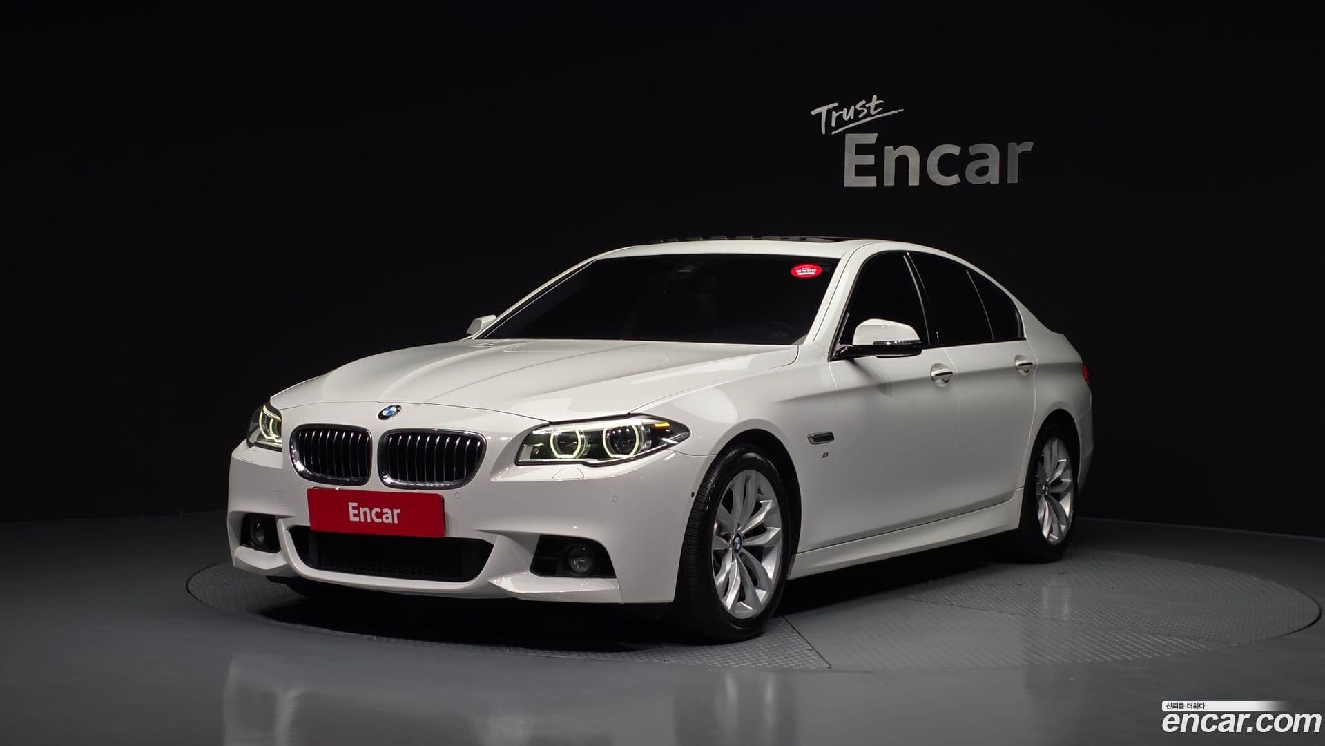 Main__Slider__Photo:5-Series BMW 2016.0-0
