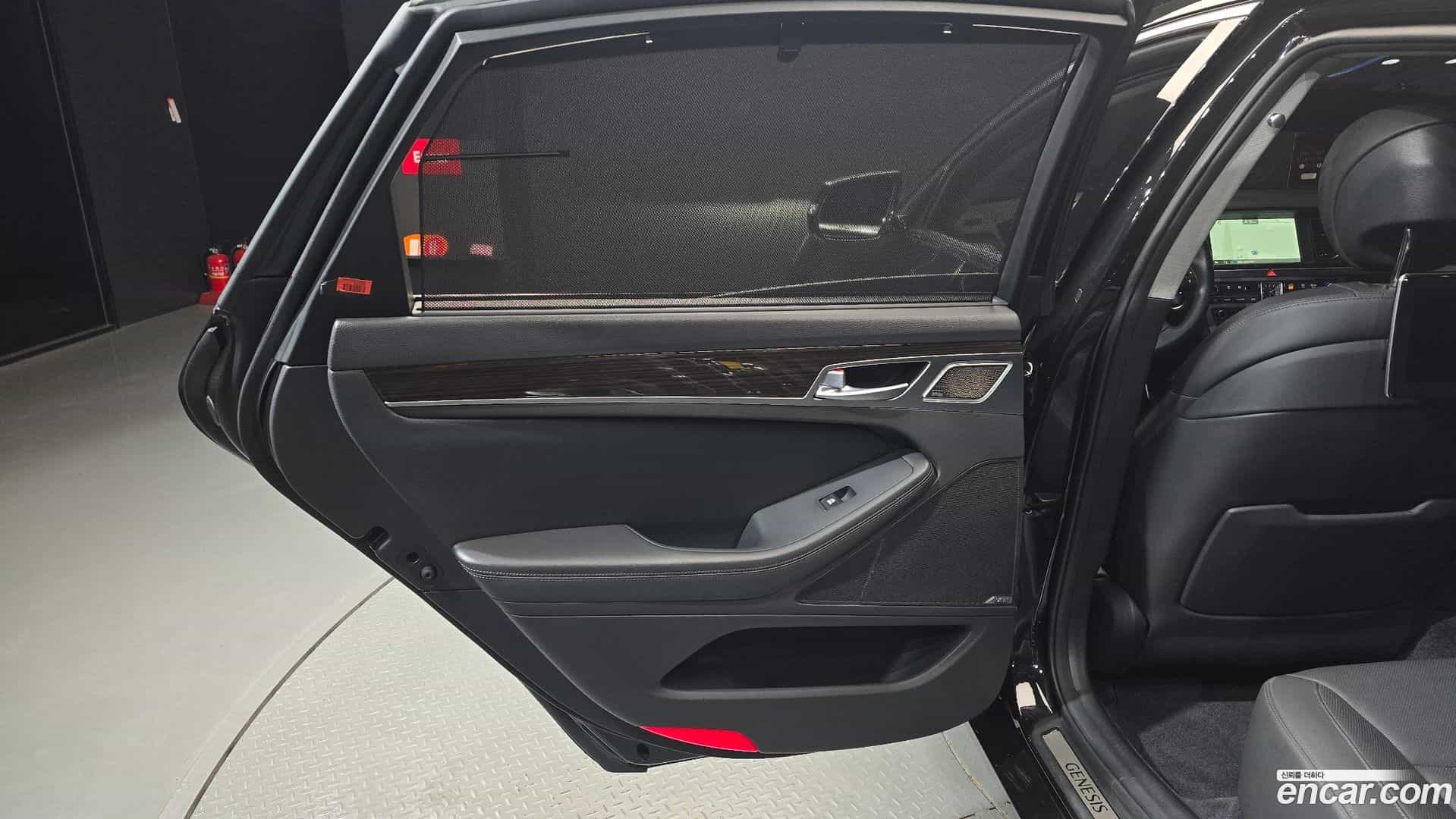 G80 Genesis 2019.6-INNER-035
