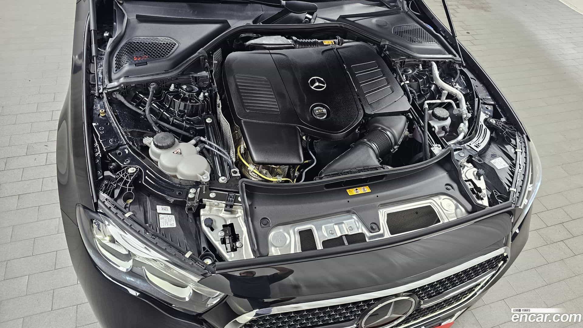 E-Class Mercedes-Benz 2025.9-OUTER-006
