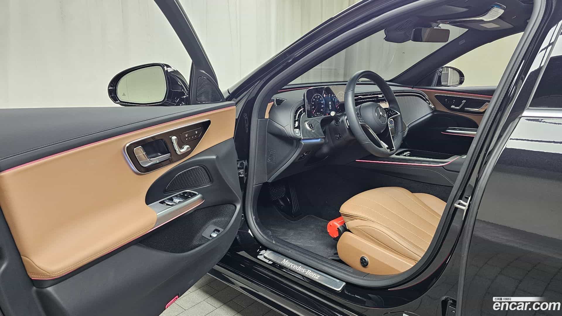 E-Class Mercedes-Benz 2025.9-INNER-010