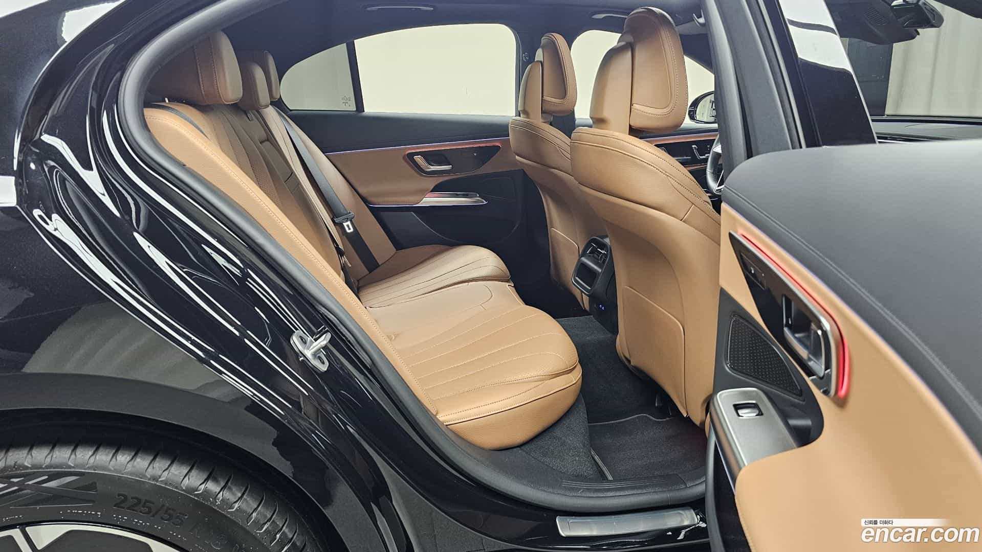 E-Class Mercedes-Benz 2025.9-OPTION-015