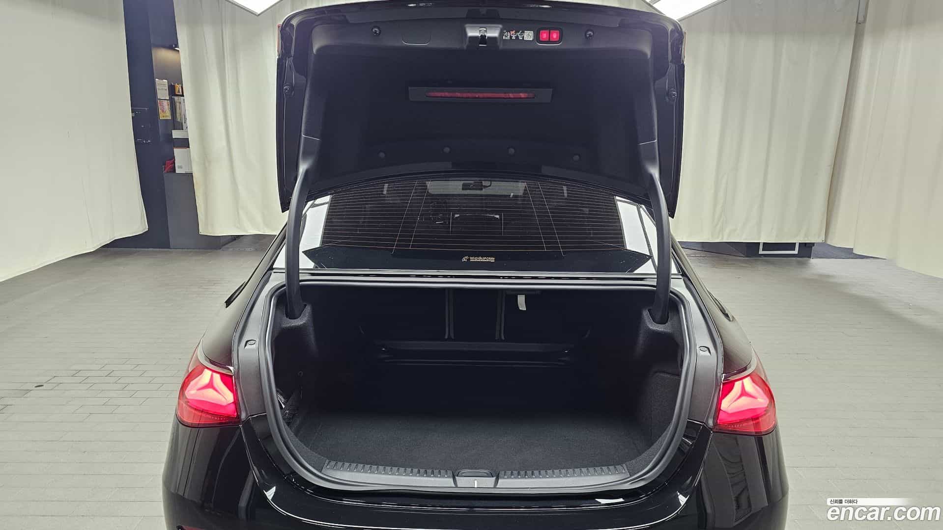 E-Class Mercedes-Benz 2025.9-OPTION-023