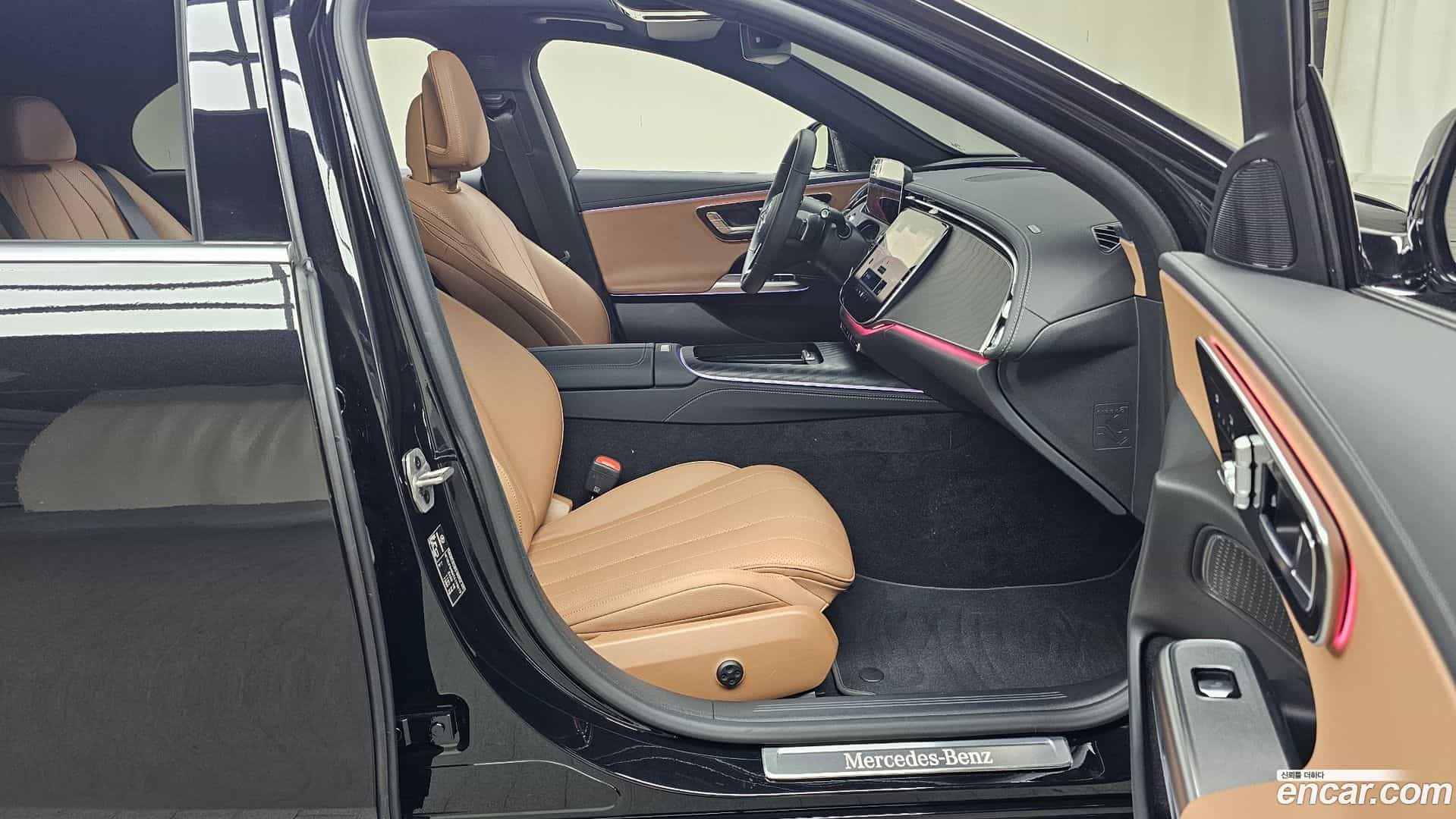E-Class Mercedes-Benz 2025.9-INNER-036