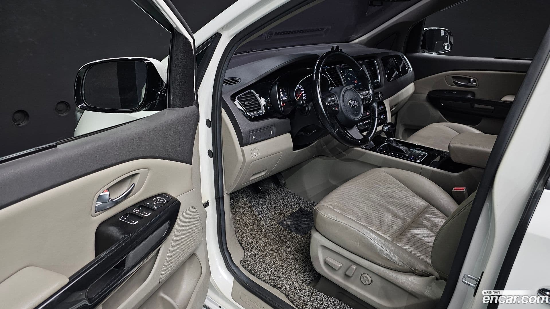 Main__Slider__Photo:Canival Kia 2014.9-9