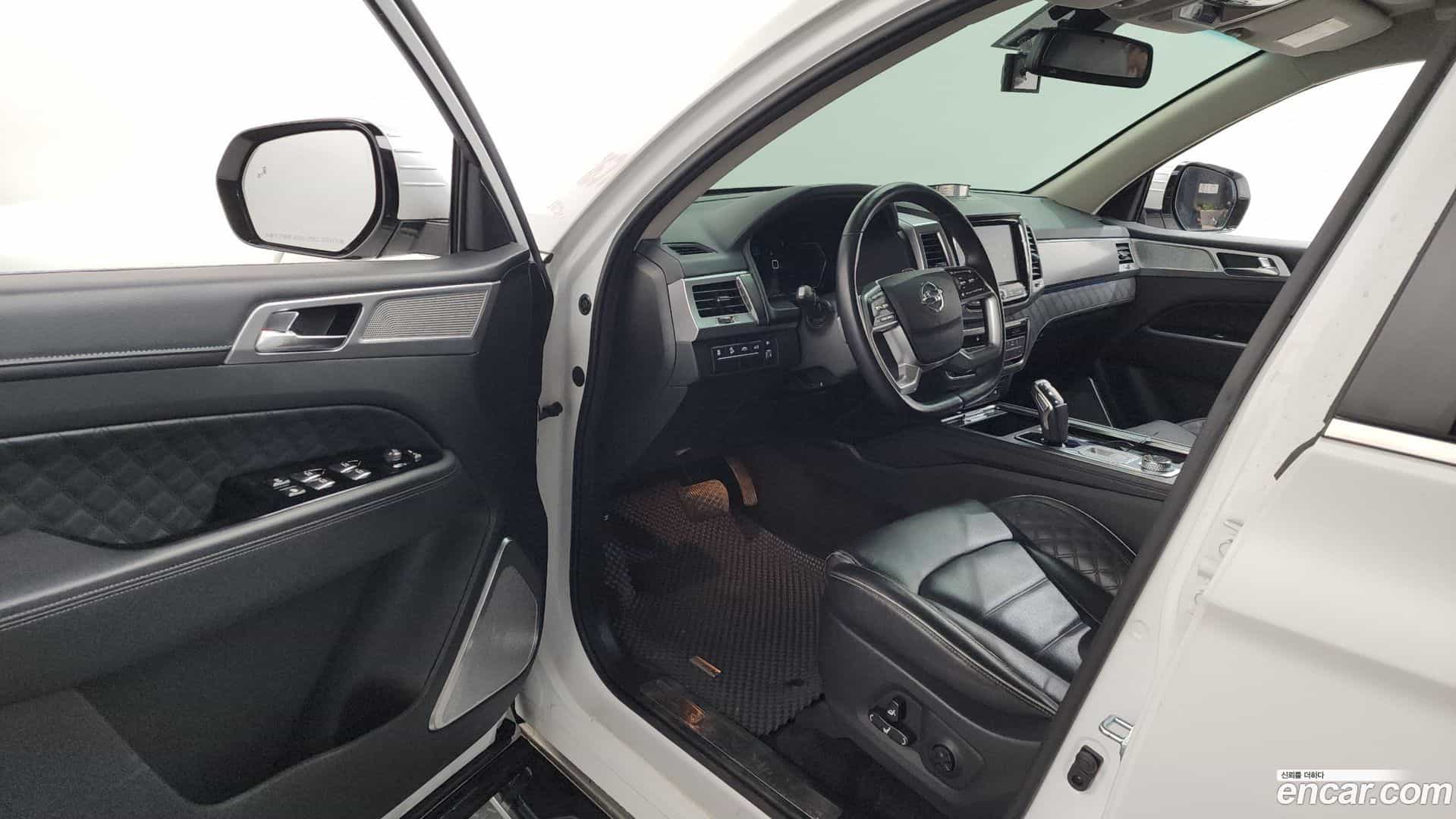 Rexton KG Mobility 2020.10-INNER-010