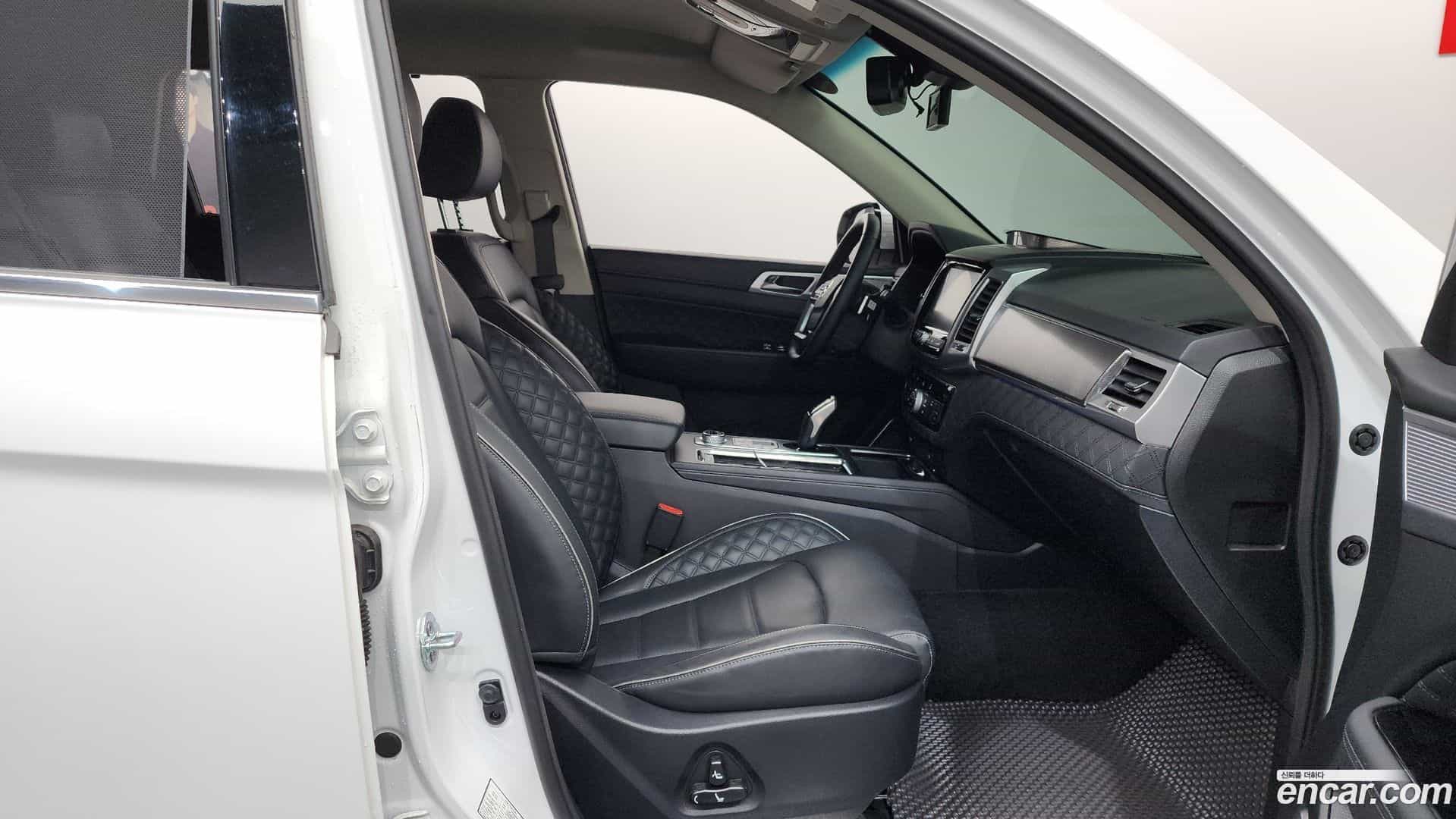 Rexton KG Mobility 2020.10-INNER-036