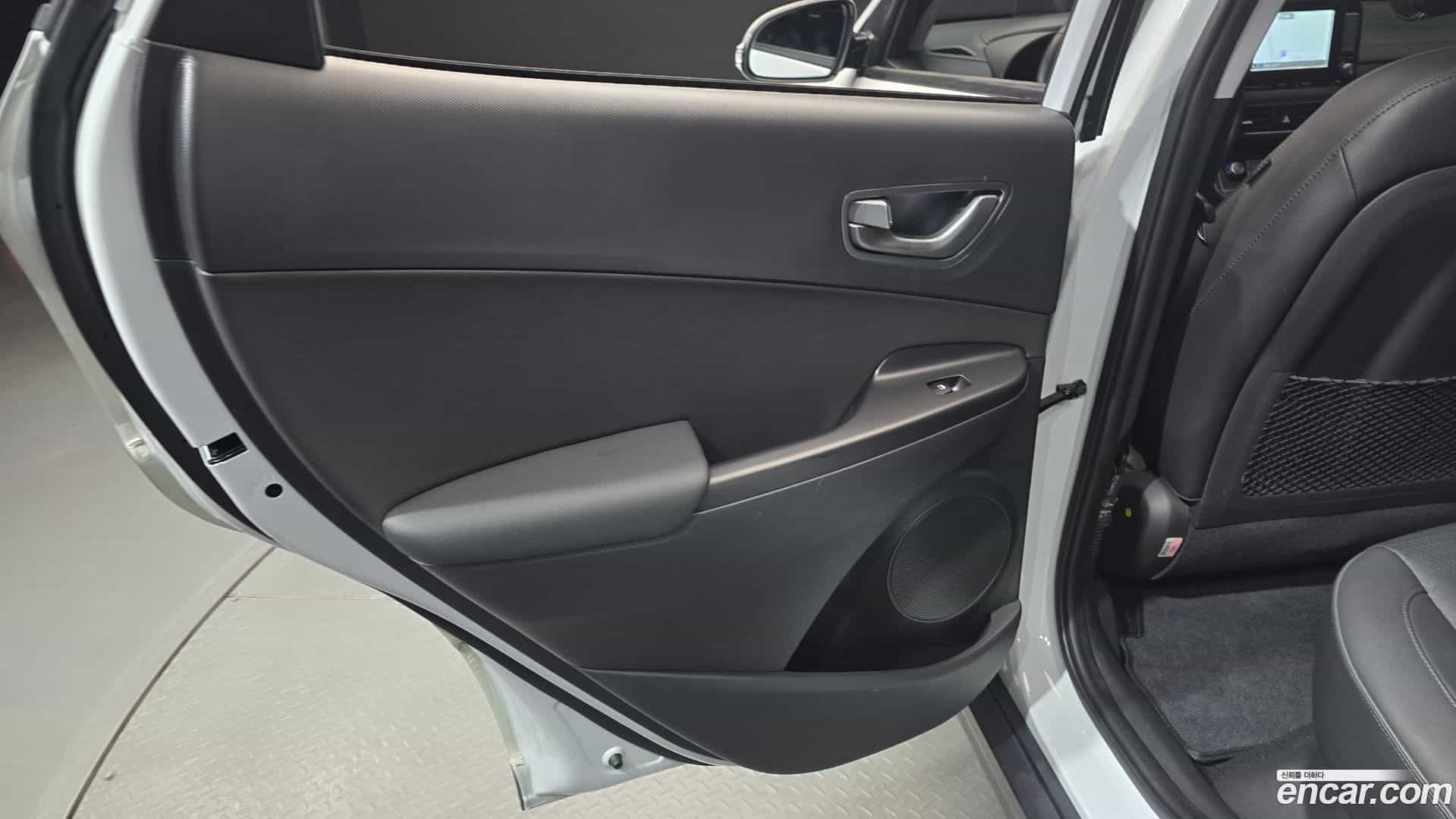Kona Hyundai 2018.9-INNER-035