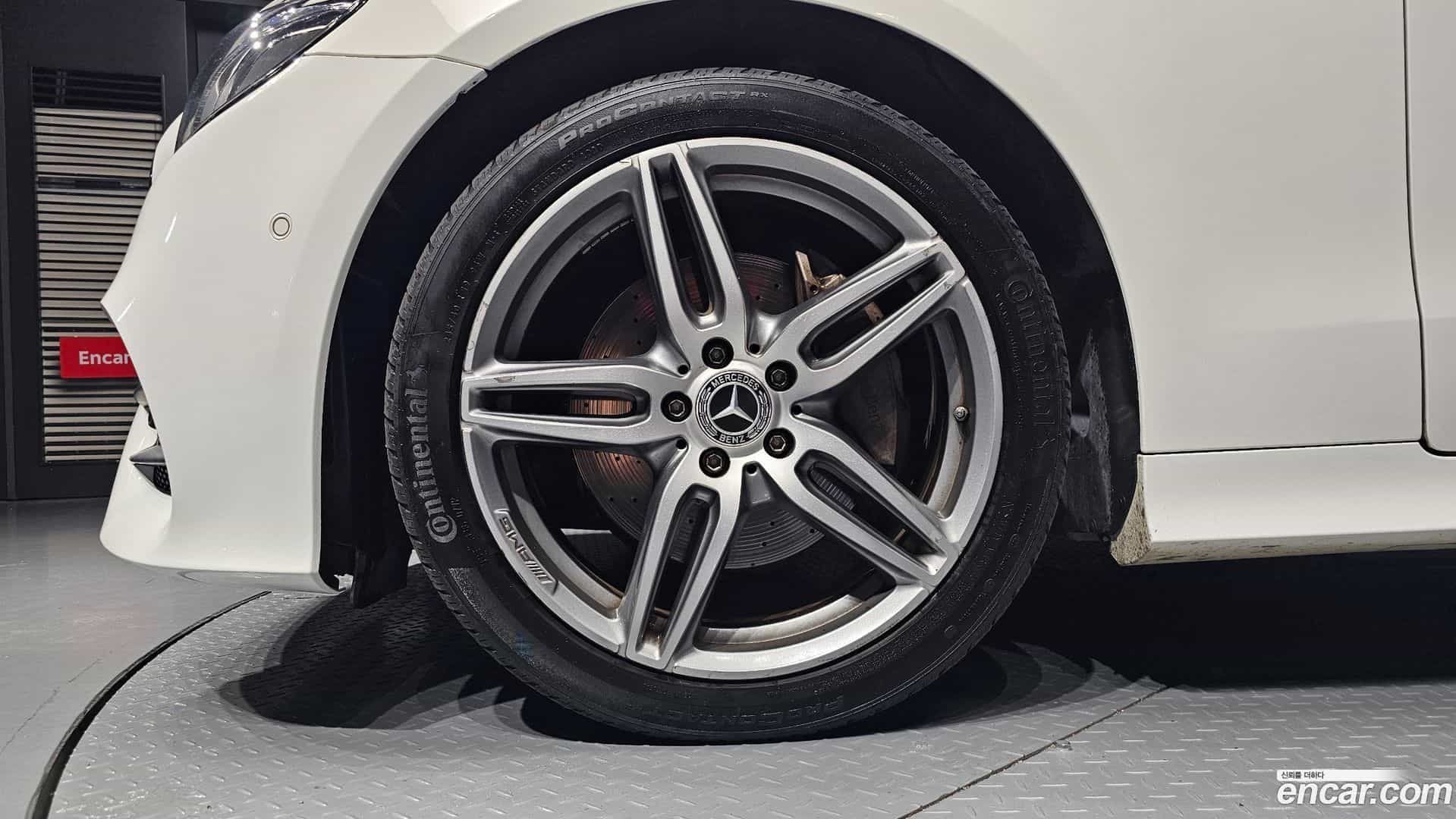 E-Class Mercedes-Benz 2018.6-OUTER-005