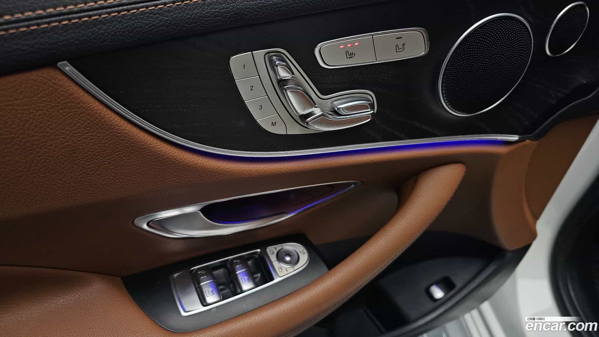 E-Class Mercedes-Benz 2018.6-OPTION-020
