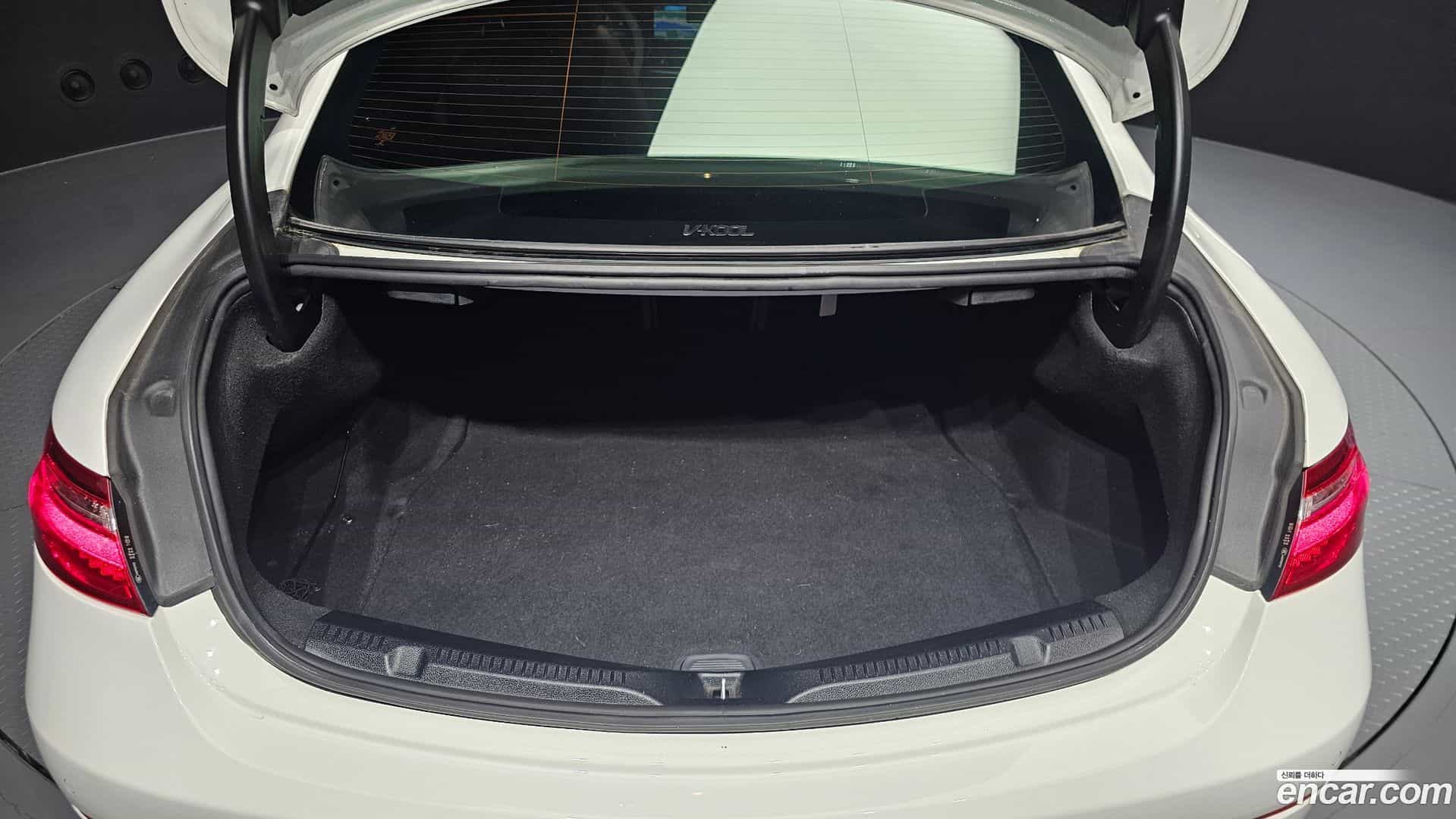E-Class Mercedes-Benz 2018.6-OPTION-024