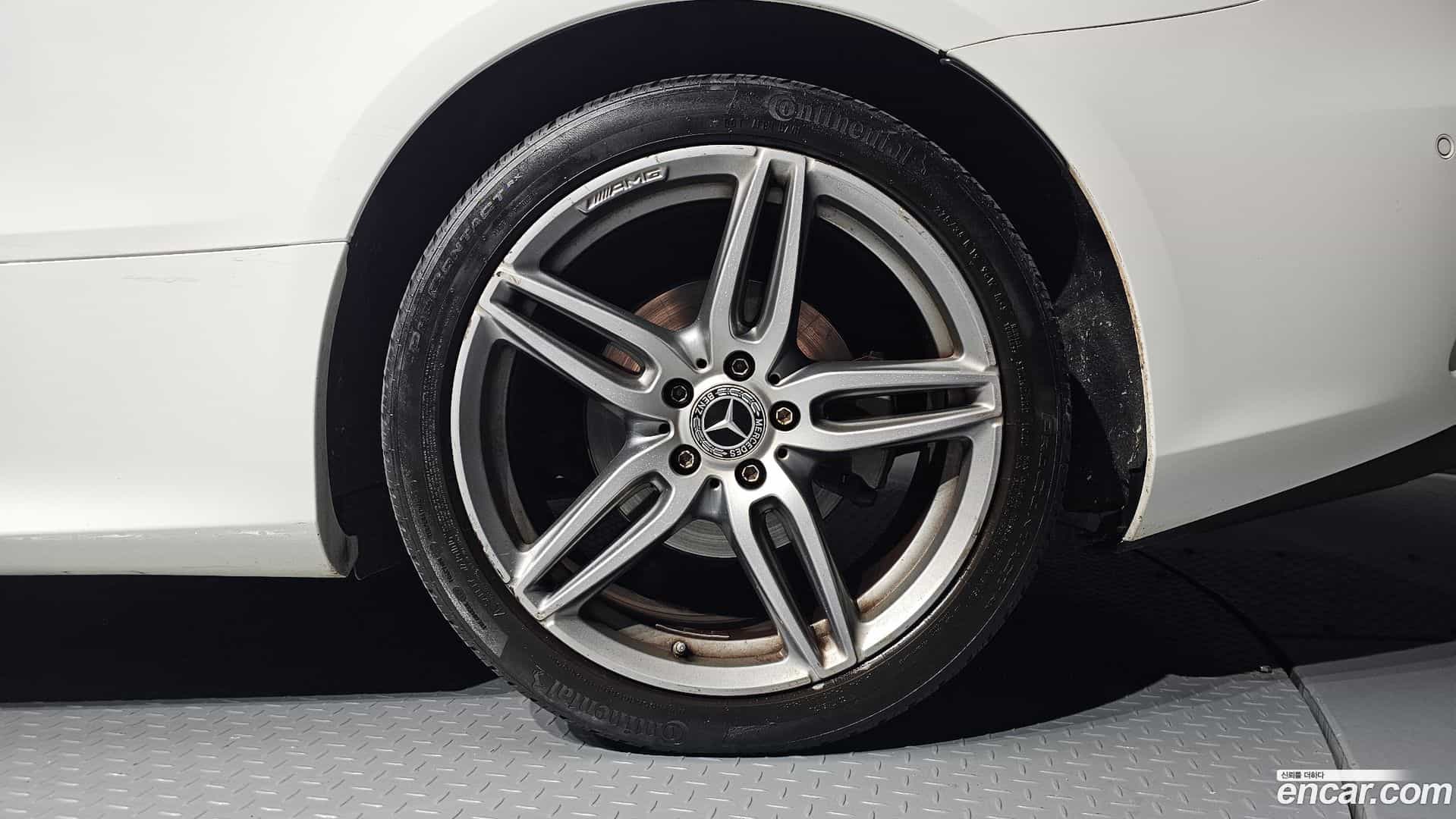 E-Class Mercedes-Benz 2018.6-OUTER-031