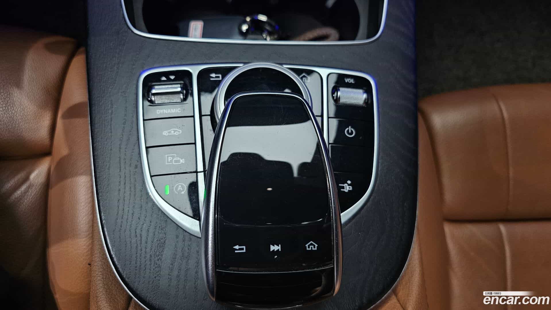 E-Class Mercedes-Benz 2018.6-OPTION-041