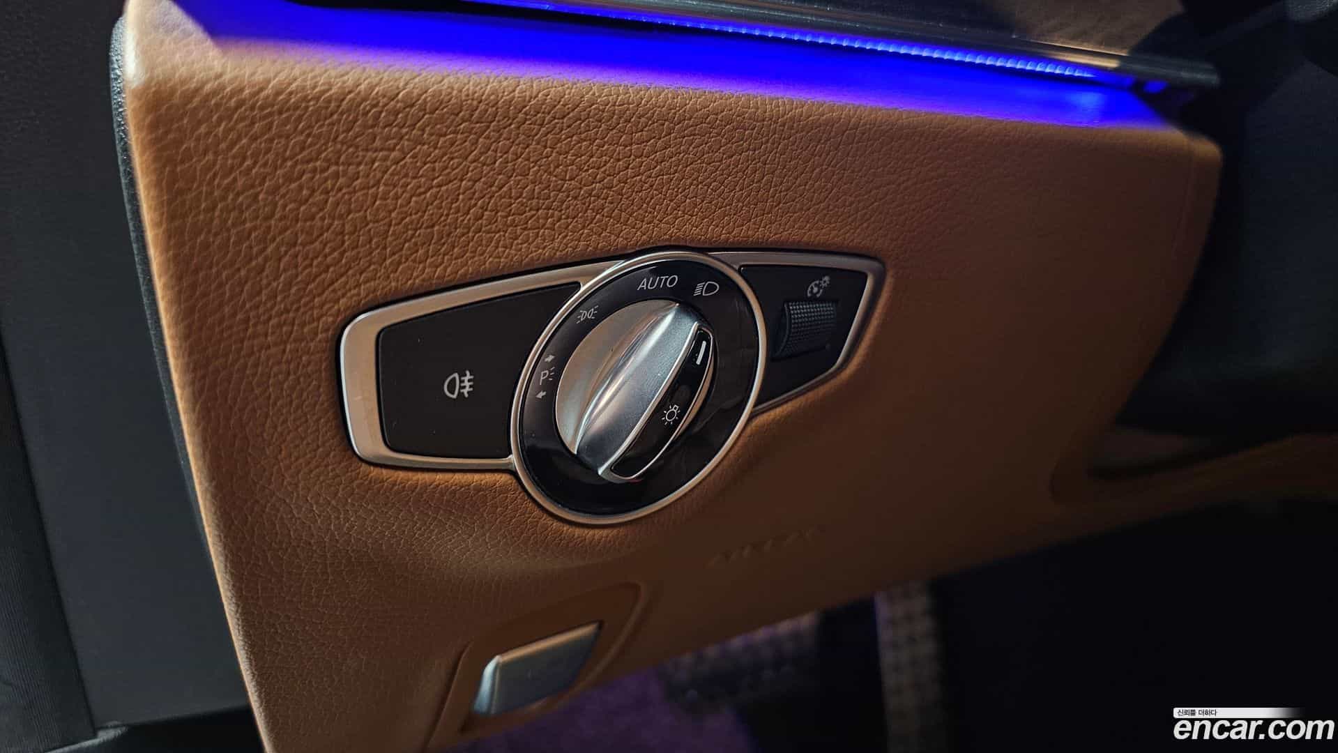E-Class Mercedes-Benz 2018.6-OPTION-043