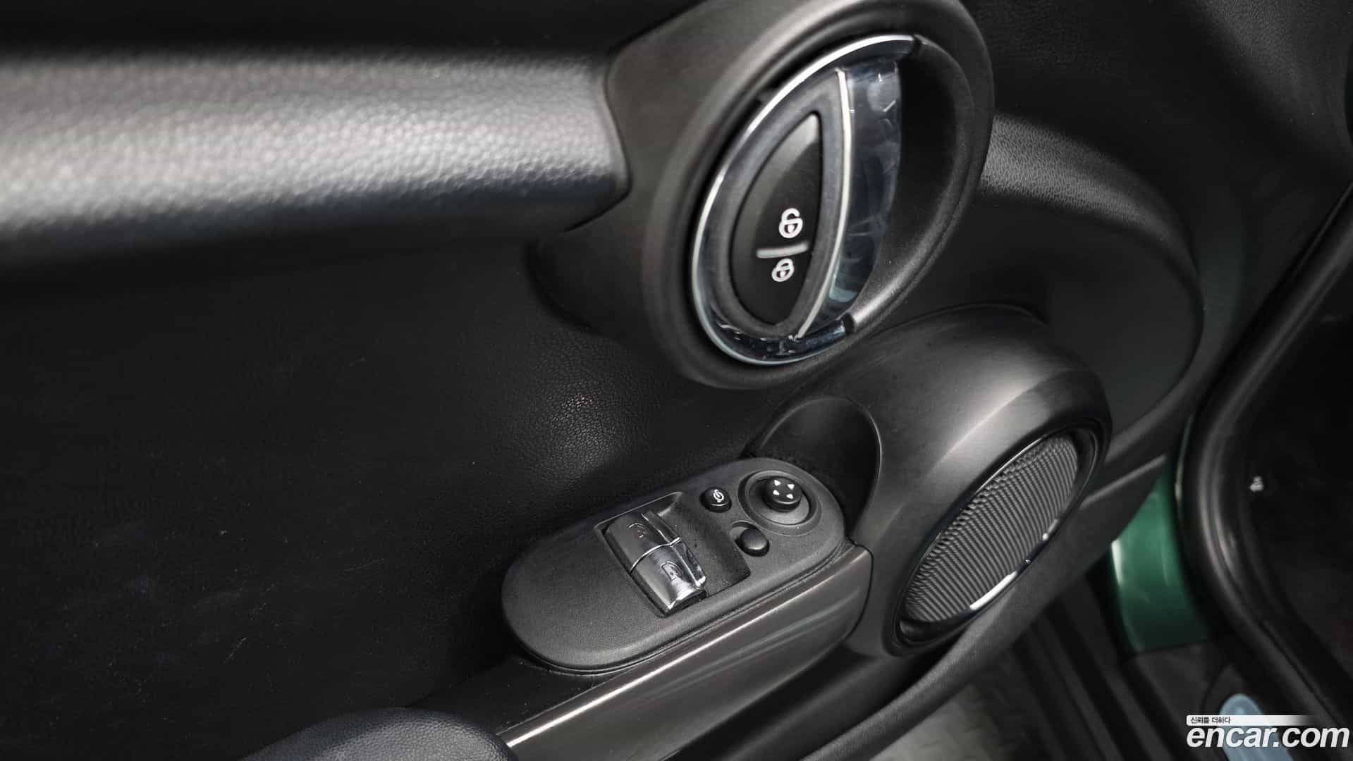 Cooper Mini 2017.5-OPTION-024