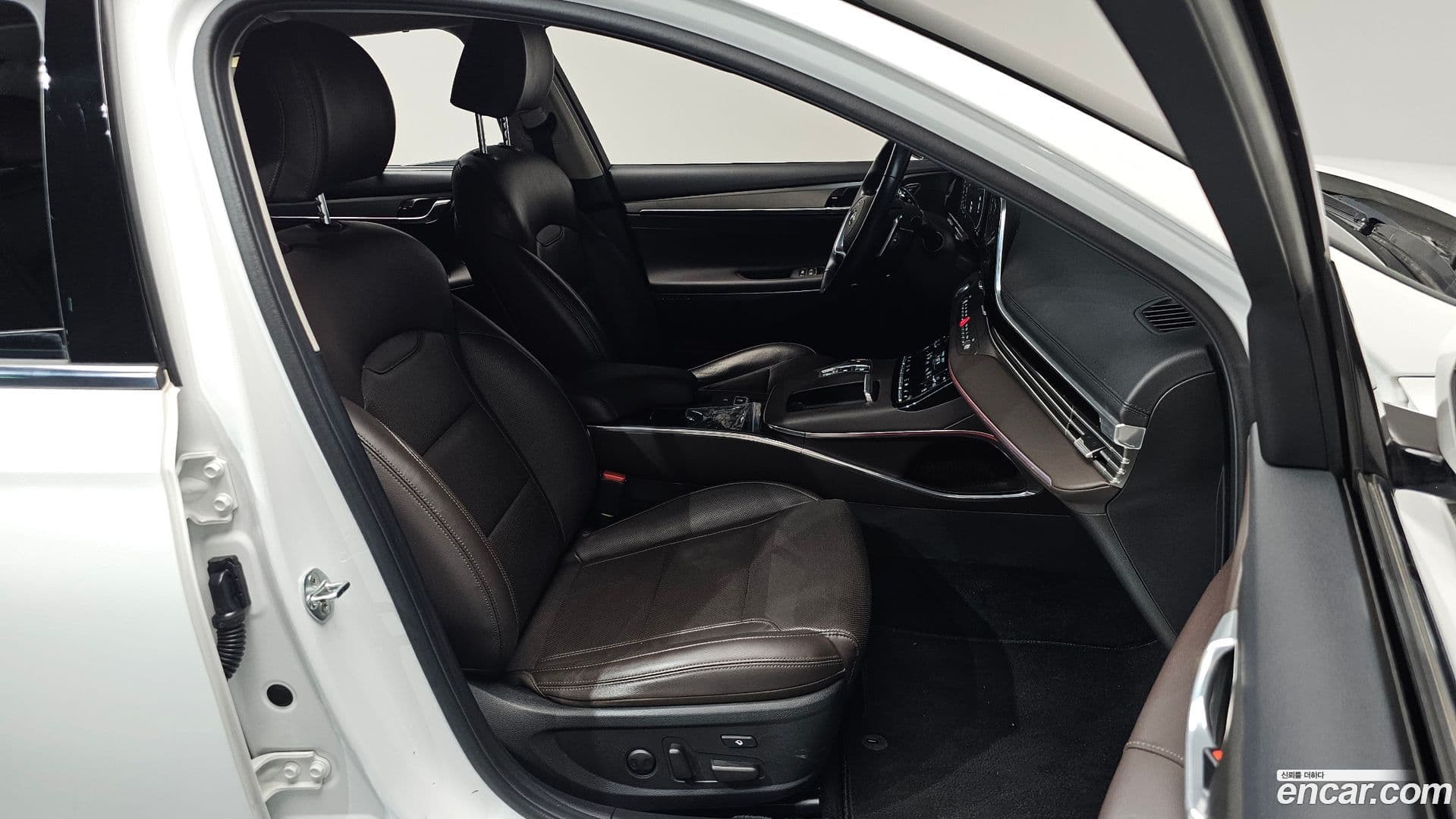 Main__Slider__Photo:Grandeur Hyundai 2020.2-11