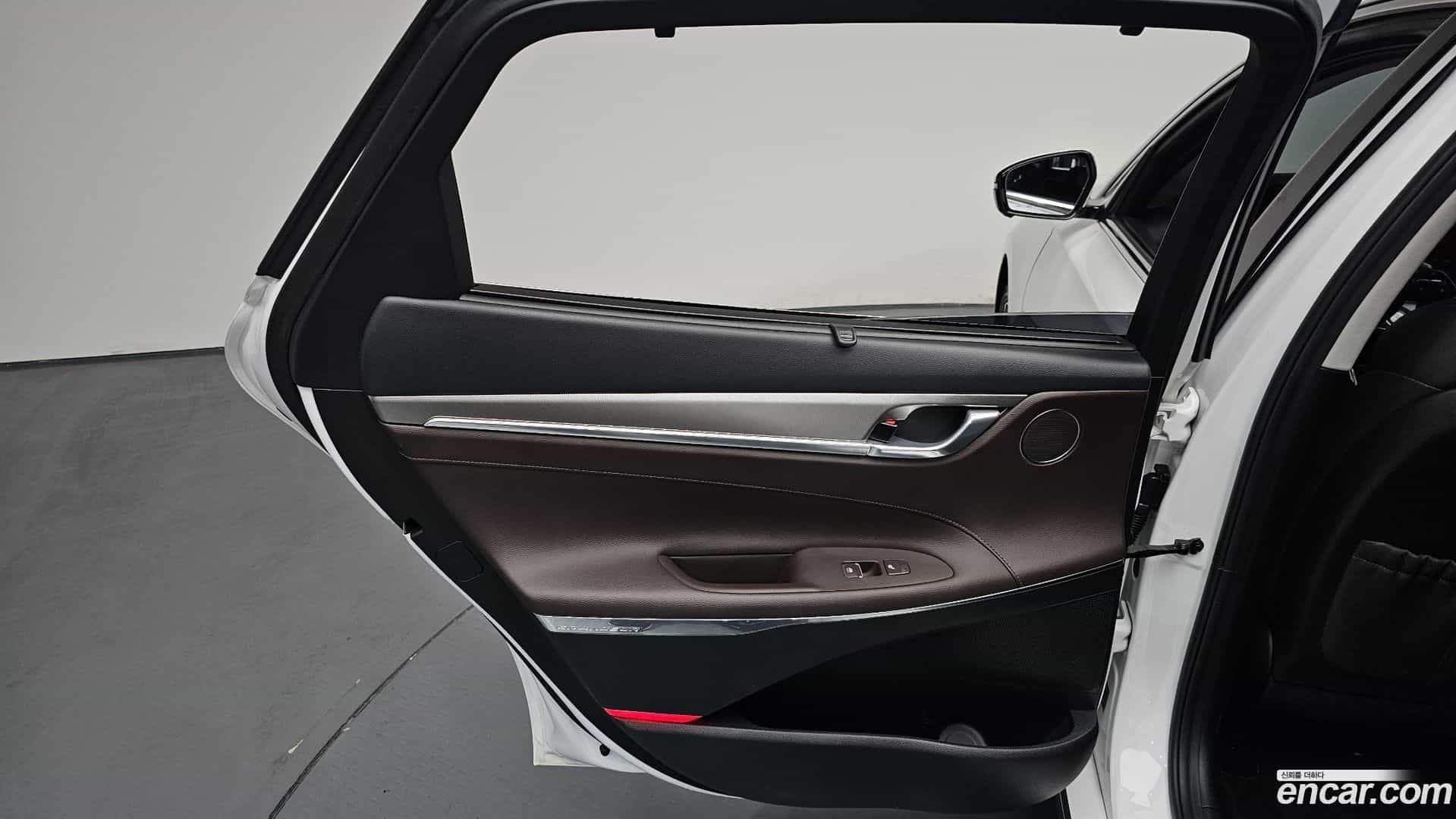 Grandeur Hyundai 2020.2-INNER-035