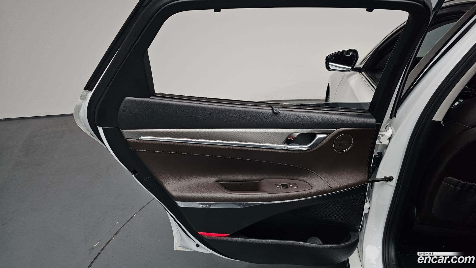 Main__Slider__Photo:Grandeur Hyundai 2020.2-24