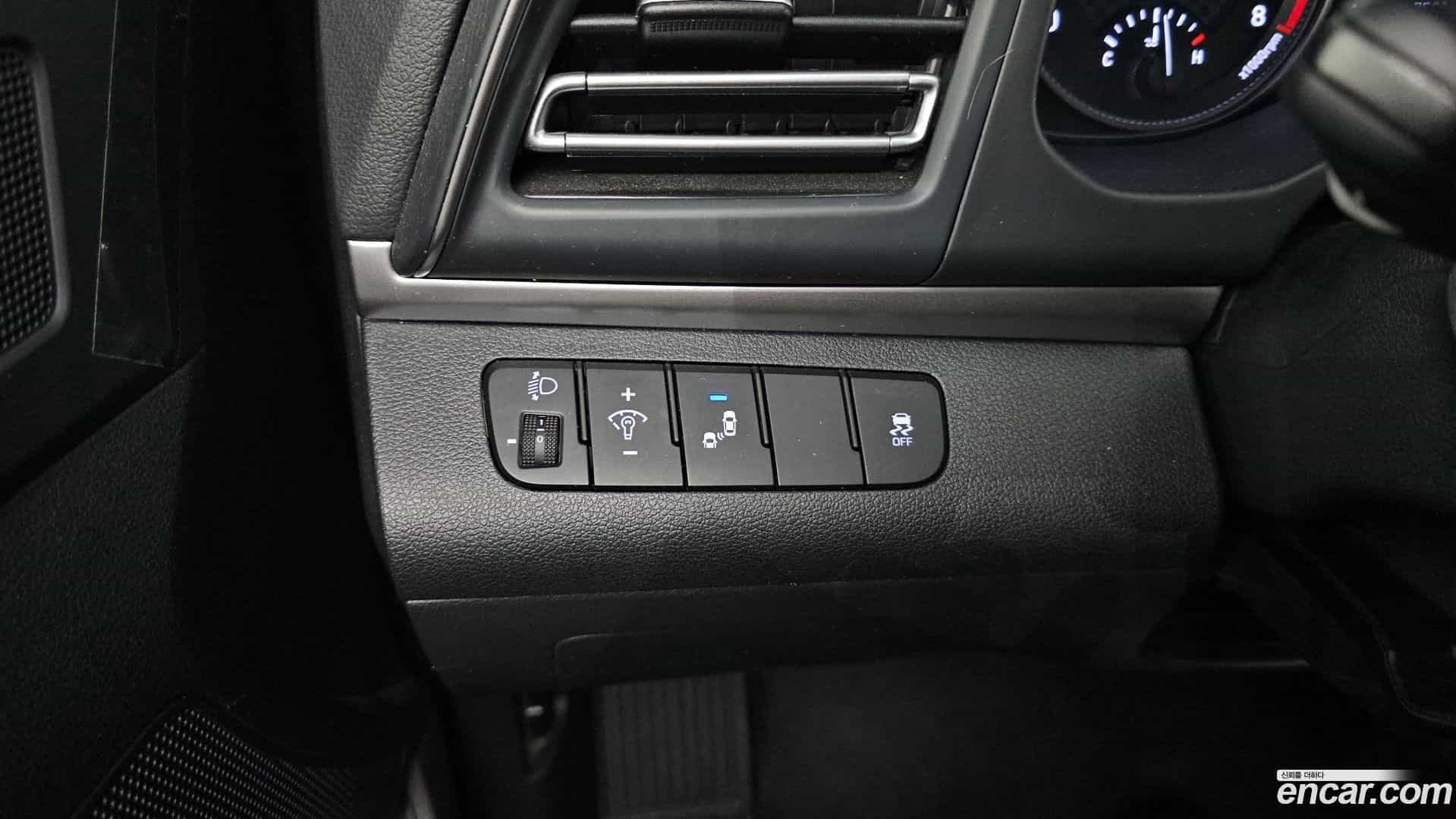 AVANTE Hyundai 2019.3-OPTION-021