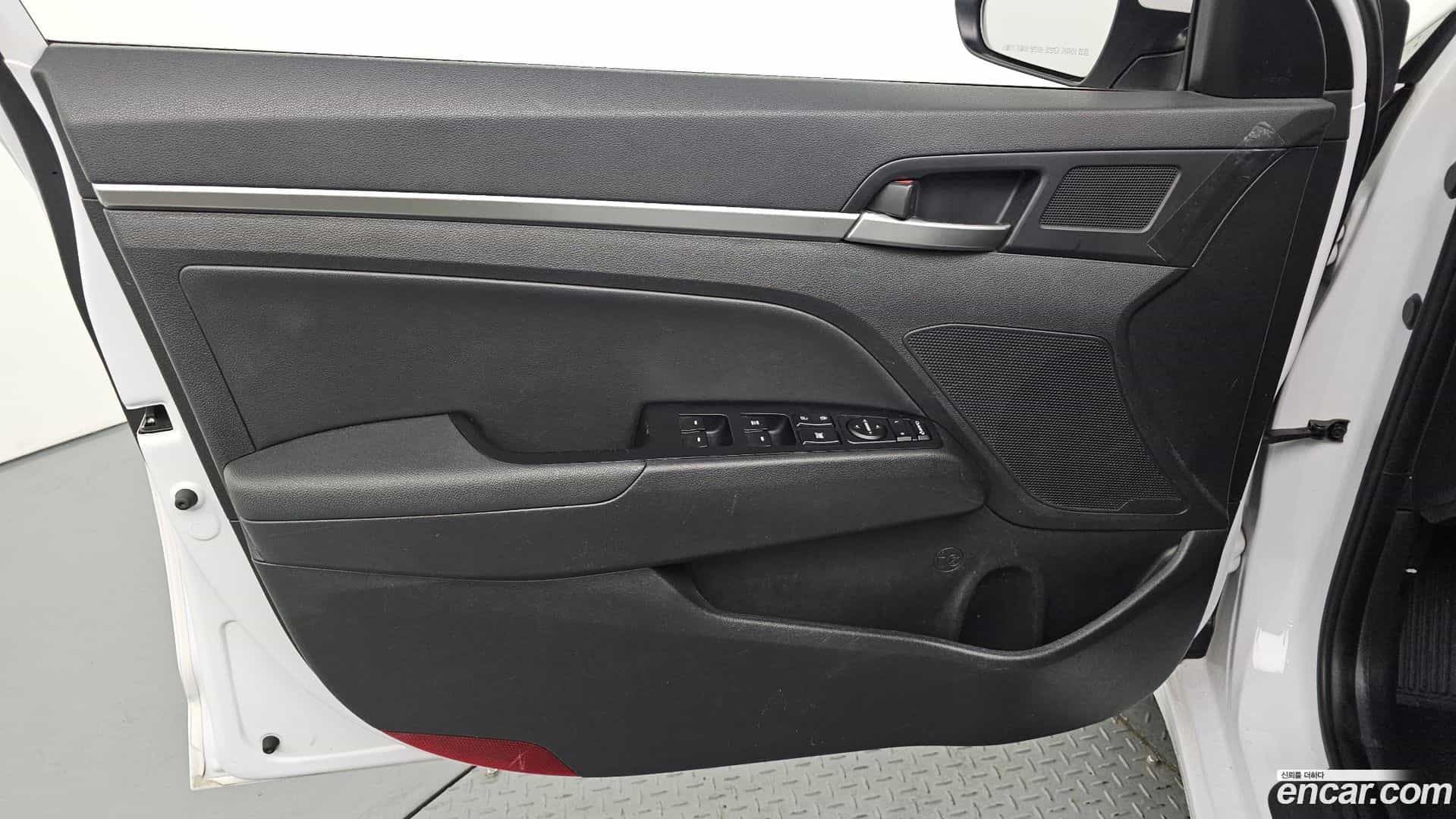 AVANTE Hyundai 2019.3-INNER-034