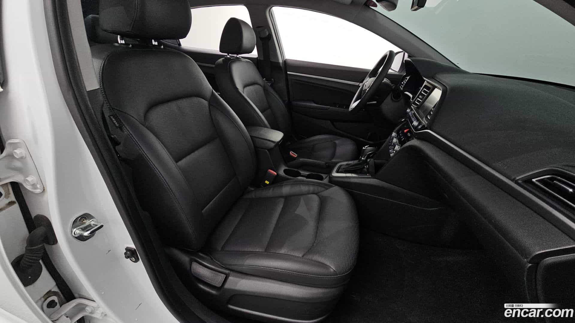AVANTE Hyundai 2019.3-INNER-036