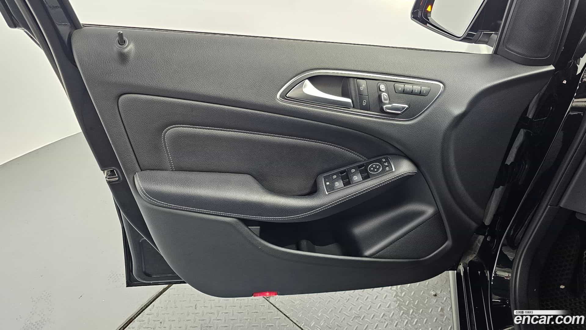B-Class Mercedes-Benz 2017.7-INNER-034