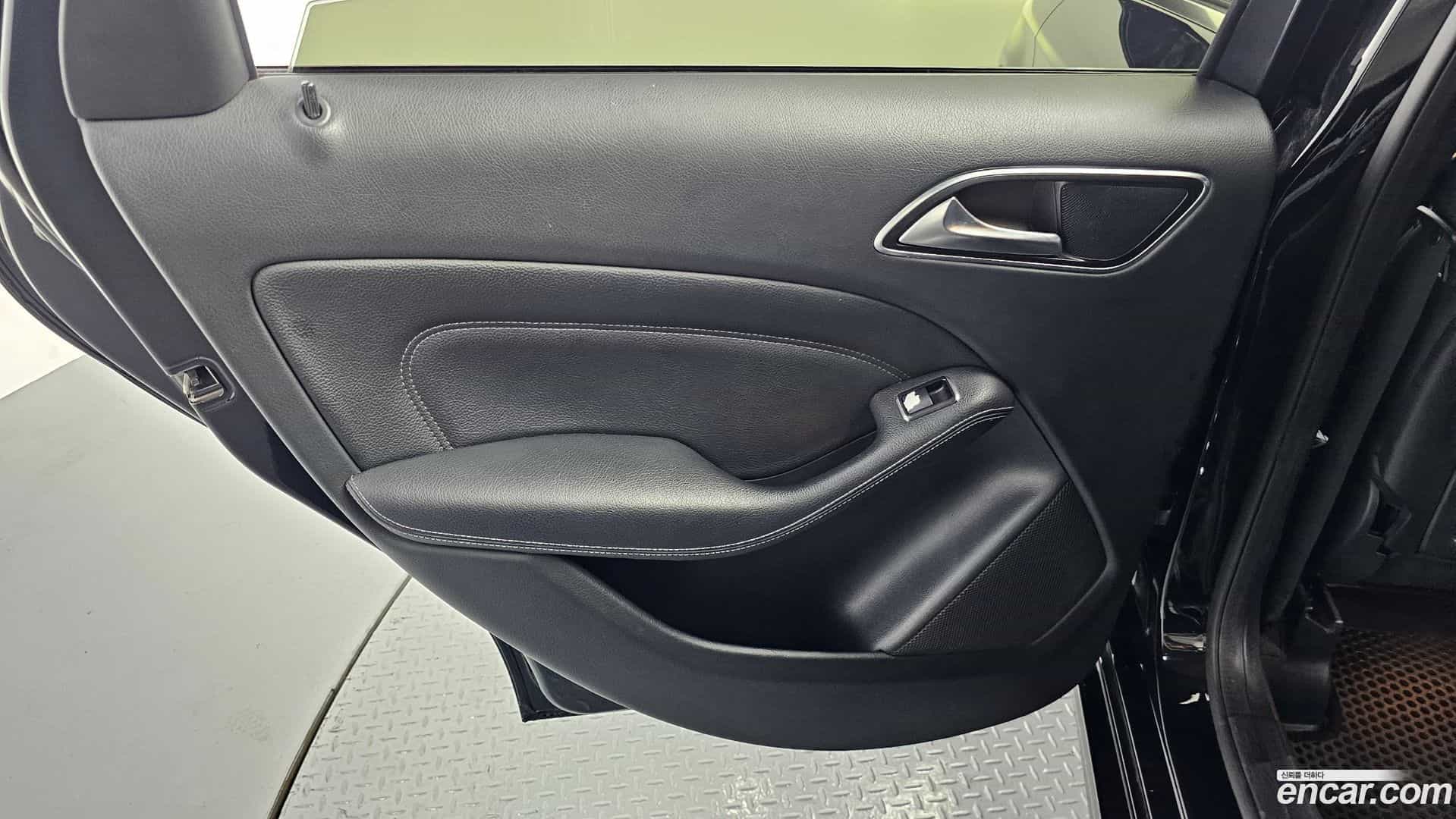 B-Class Mercedes-Benz 2017.7-INNER-035