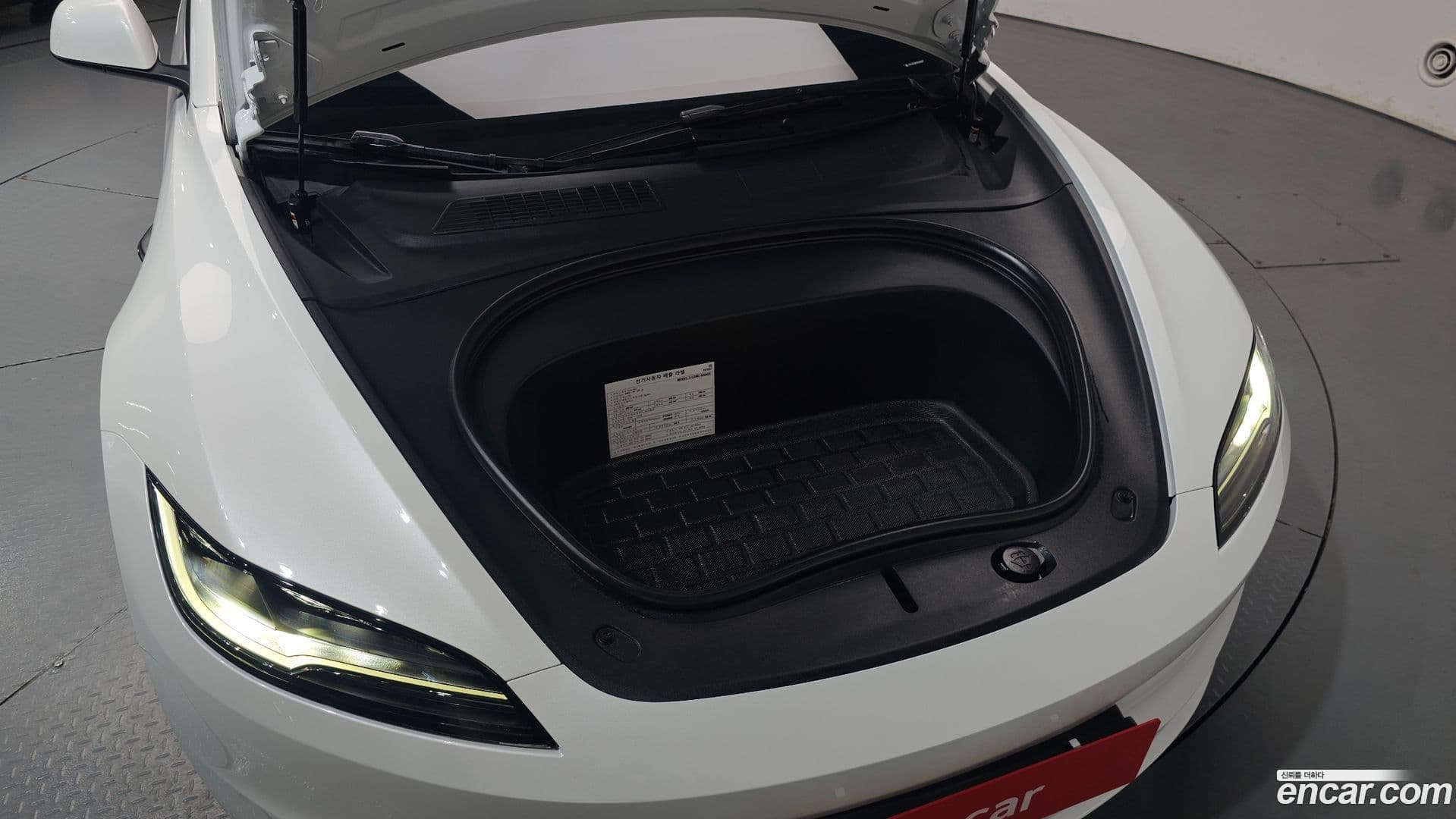Main__Slider__Photo:Model 3 Tesla 2024.4-5