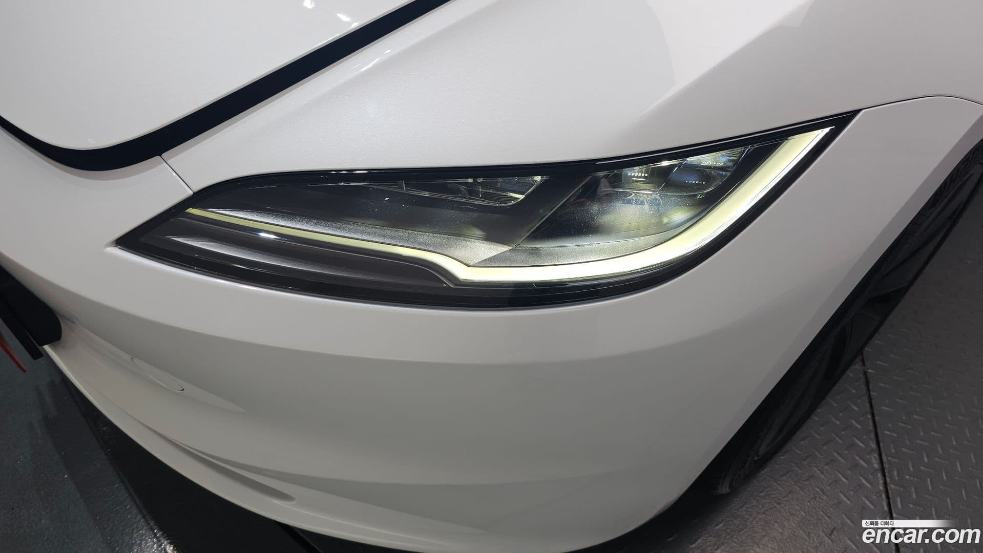 Main__Slider__Photo:Model 3 Tesla 2024.4-21