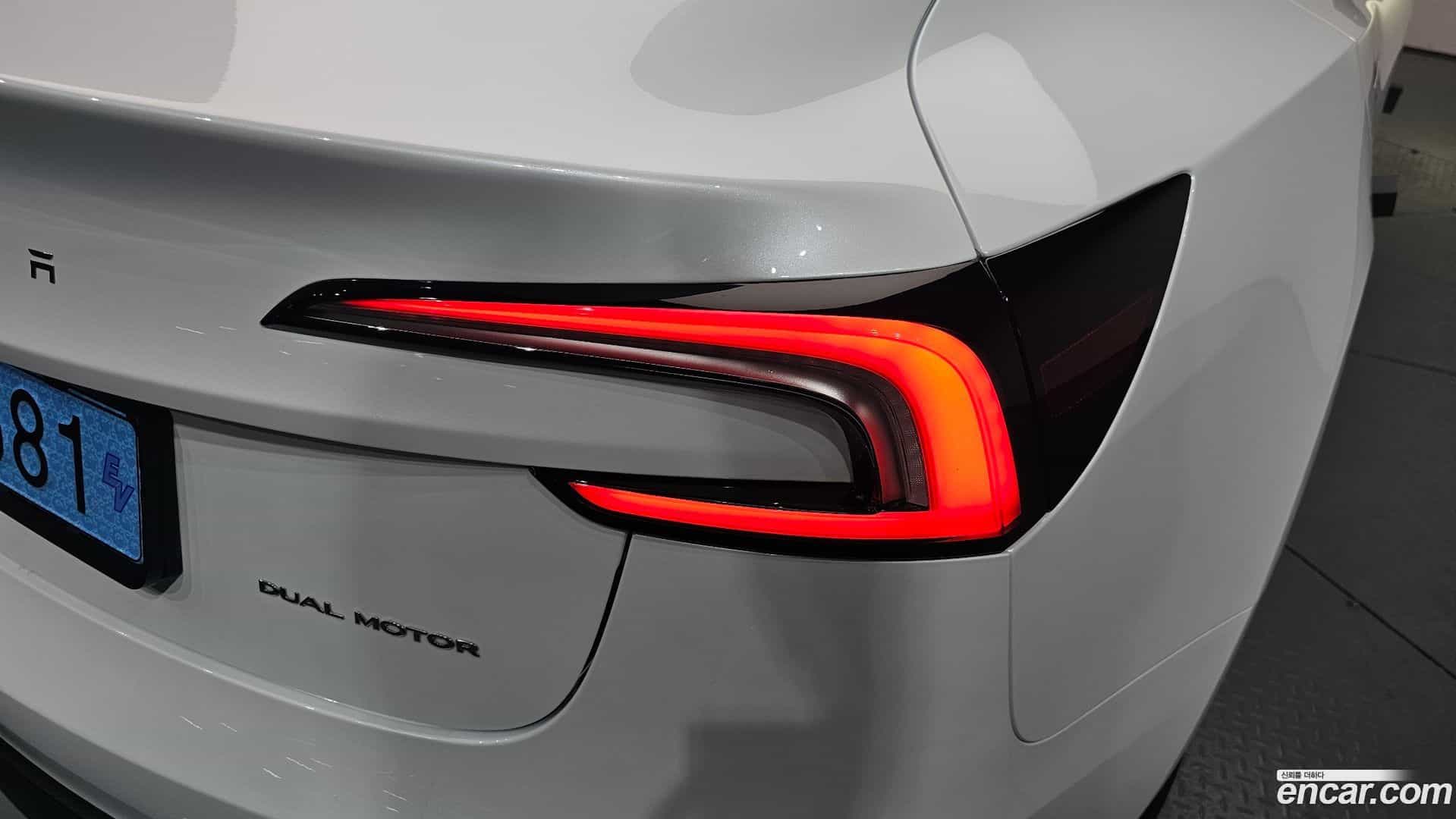 Model 3 Tesla 2024.4-OUTER-033