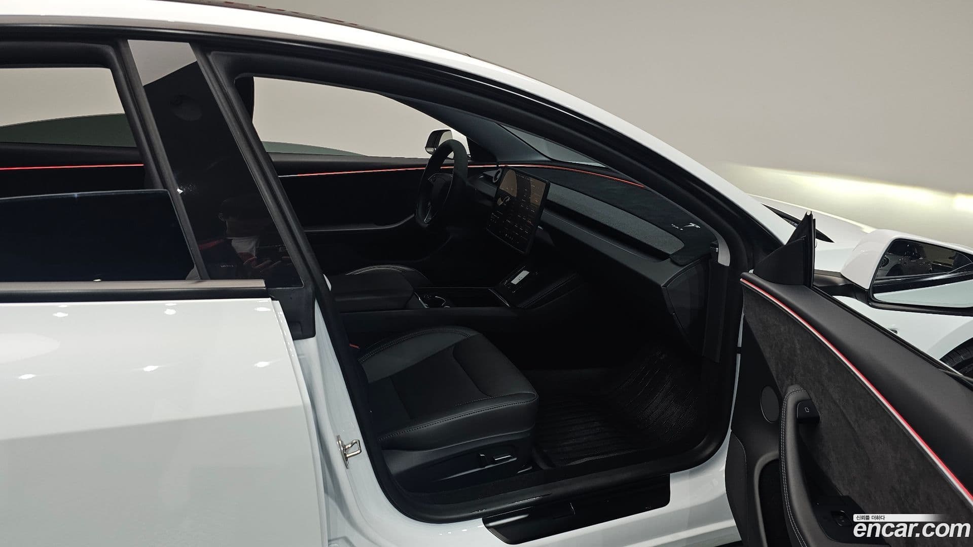 Main__Slider__Photo:Model 3 Tesla 2024.4-25