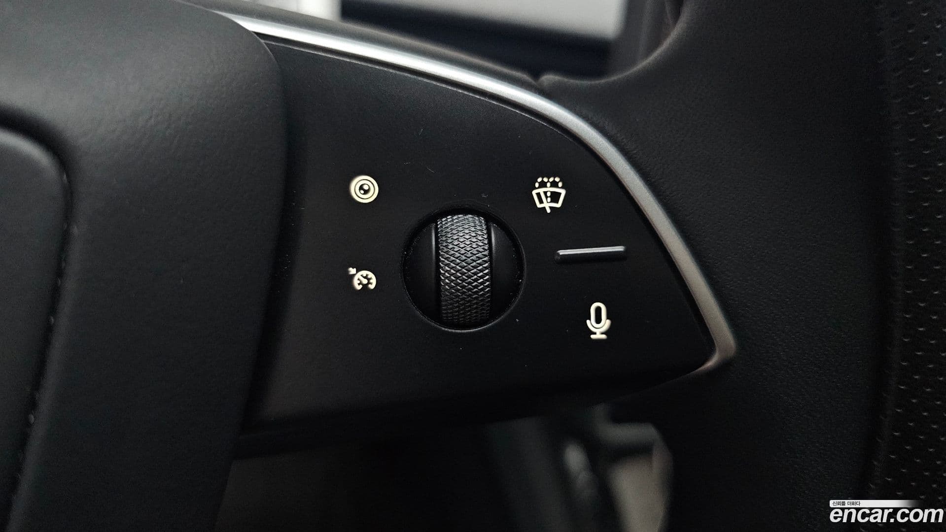 Main__Slider__Photo:Model 3 Tesla 2024.4-31