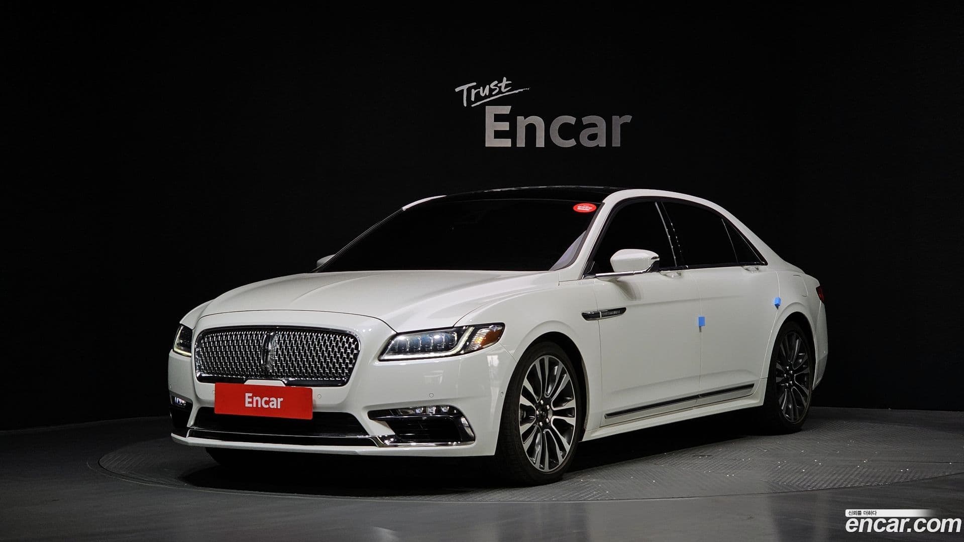 Main__Slider__Photo:Continental Lincoln 2020.6-0