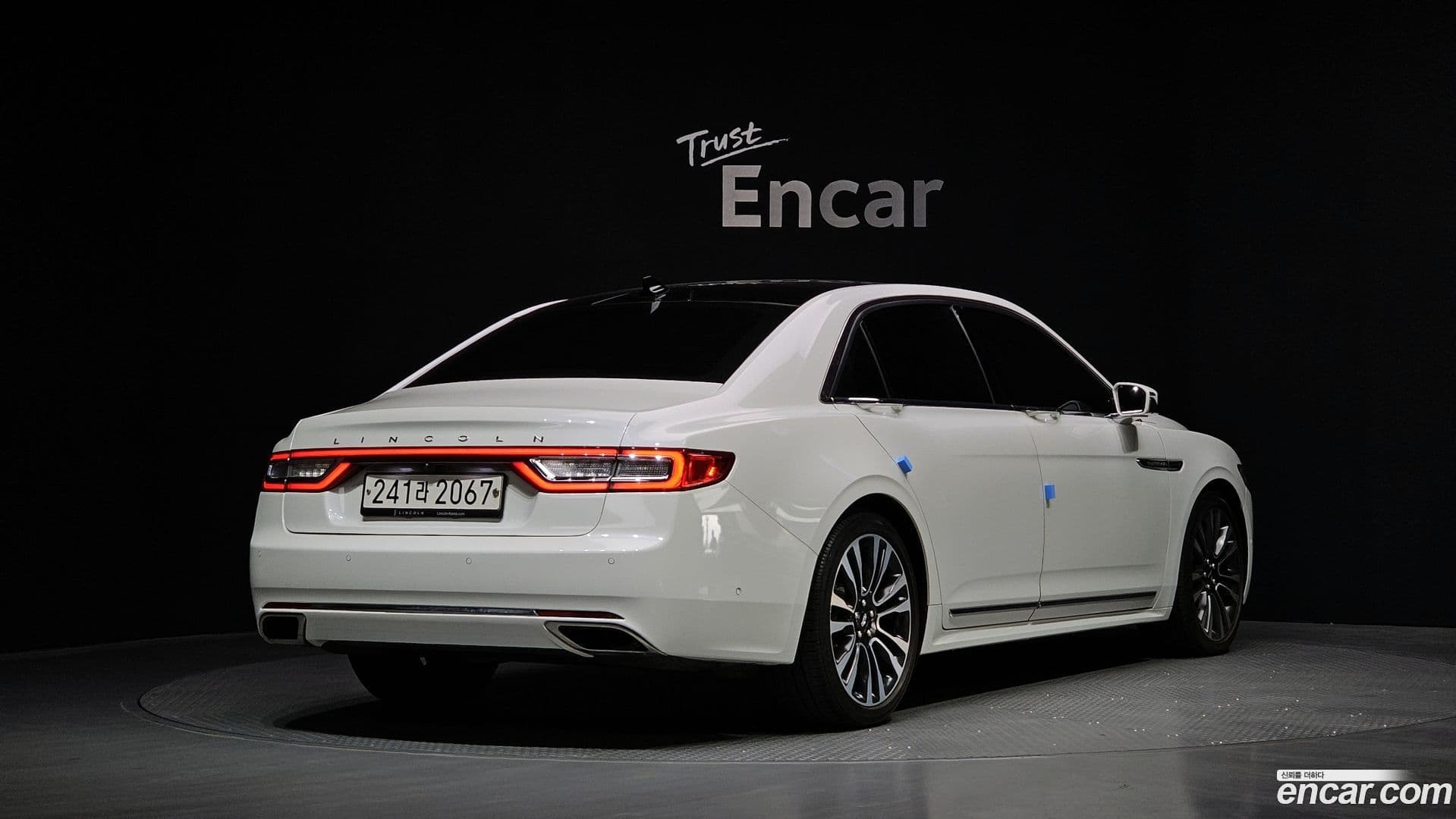 Main__Slider__Photo:Continental Lincoln 2020.6-1
